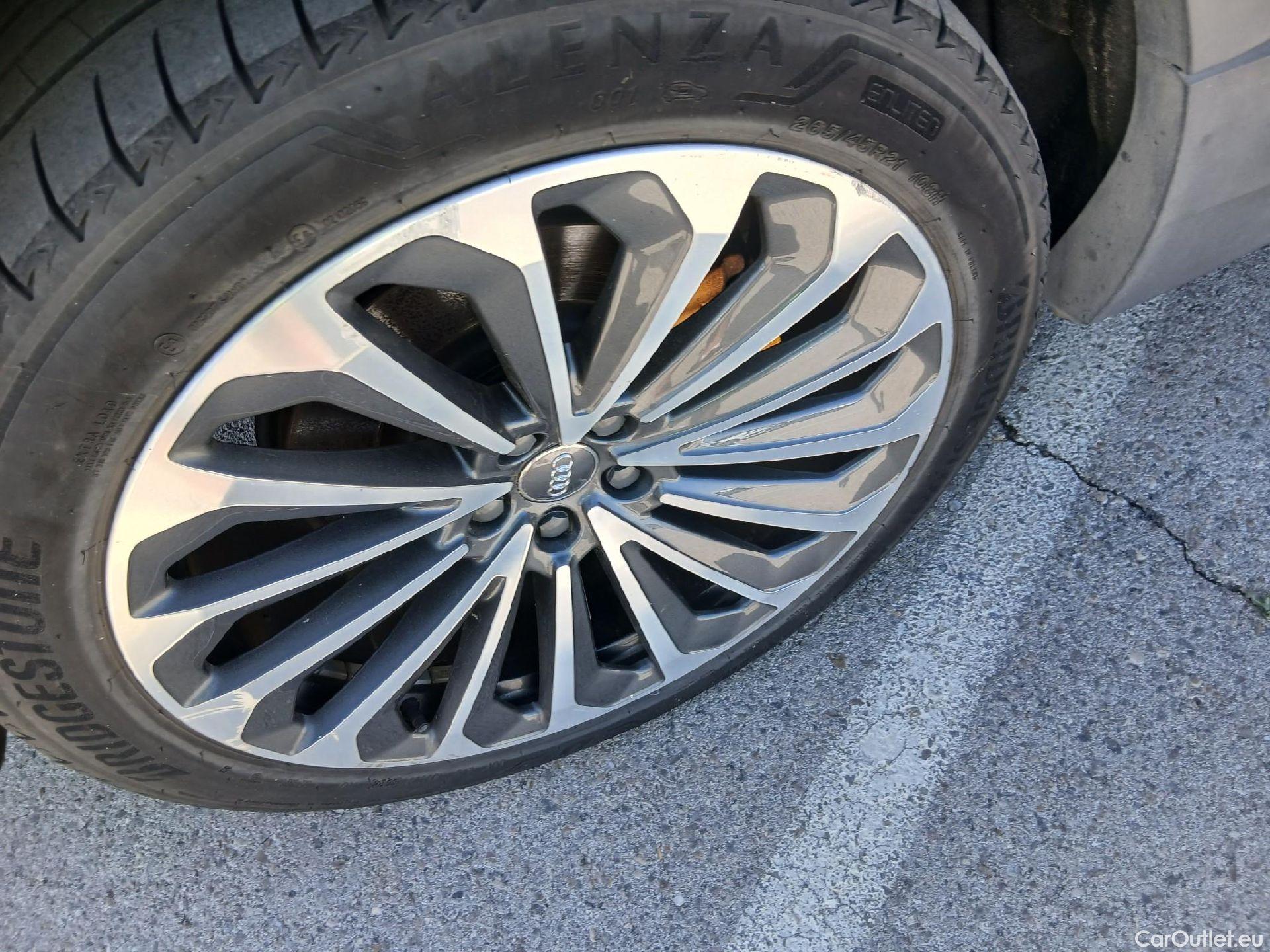  Audi  E-TRON AUDI  / 2019 / 5P / todoterreno 55 quattro #25