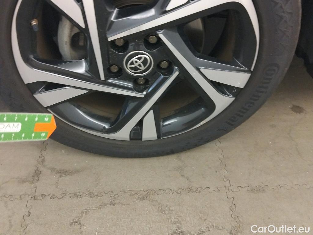  Toyota  C-HR TOYOTA  / 2019 / 5P / todoterreno 1.8 125H Advance #8