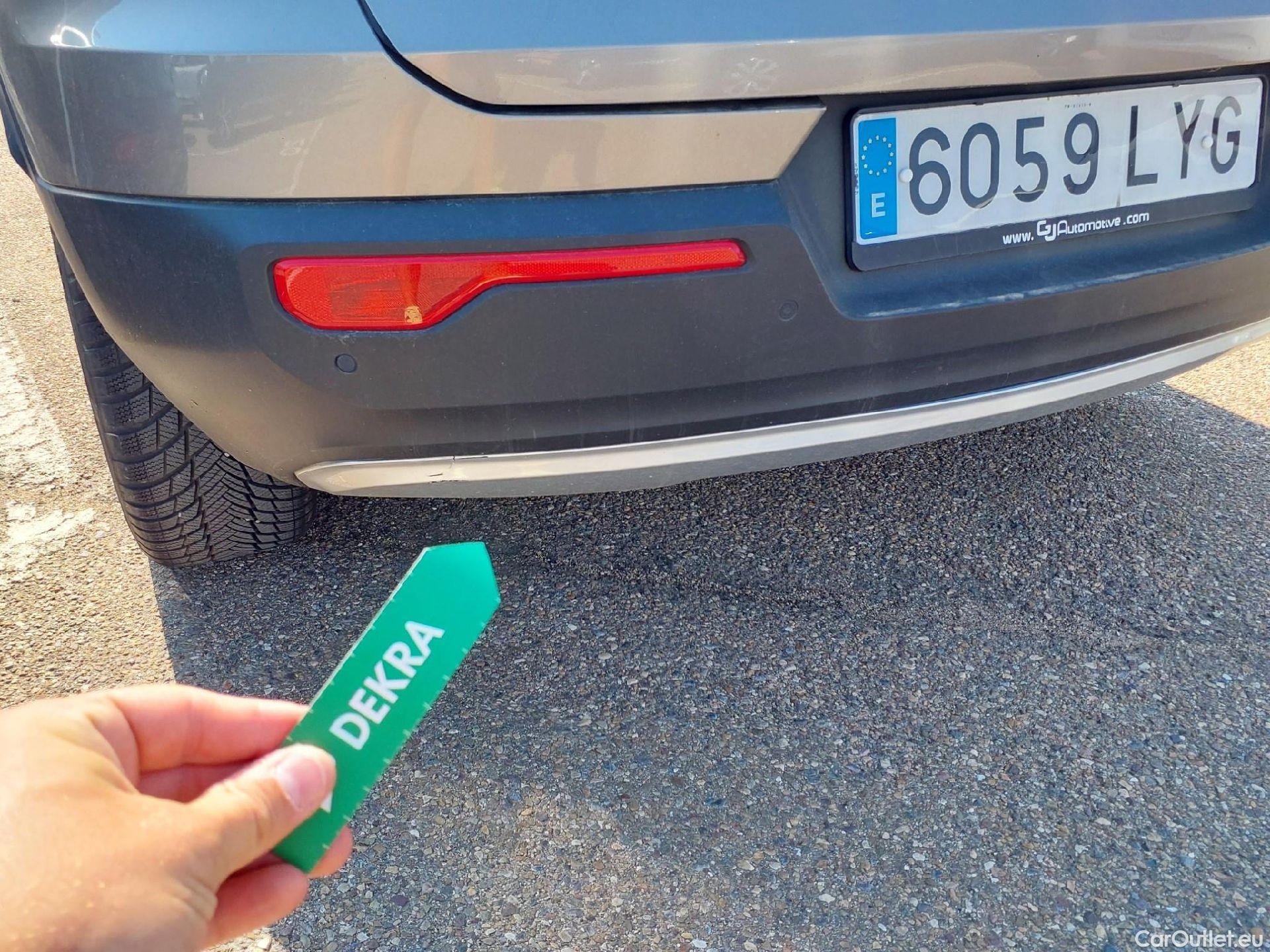  Volvo  XC 40 VOLVO XC40 / 2017 / 5P / todoterreno 2.0 B3 G Momentum Pro Auto #9