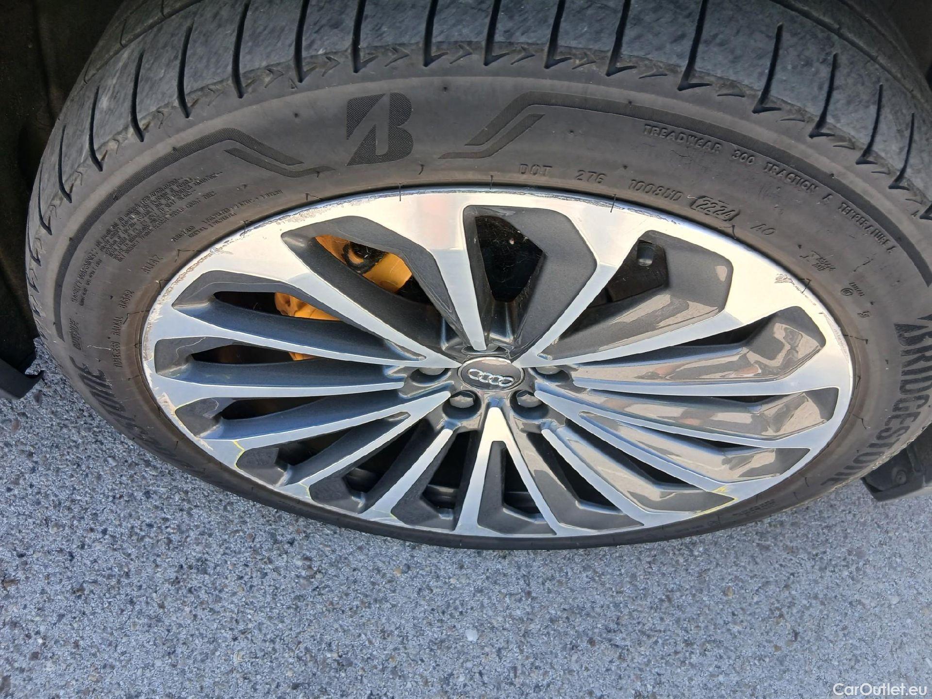 Audi  E-TRON AUDI  / 2019 / 5P / todoterreno 55 quattro #27