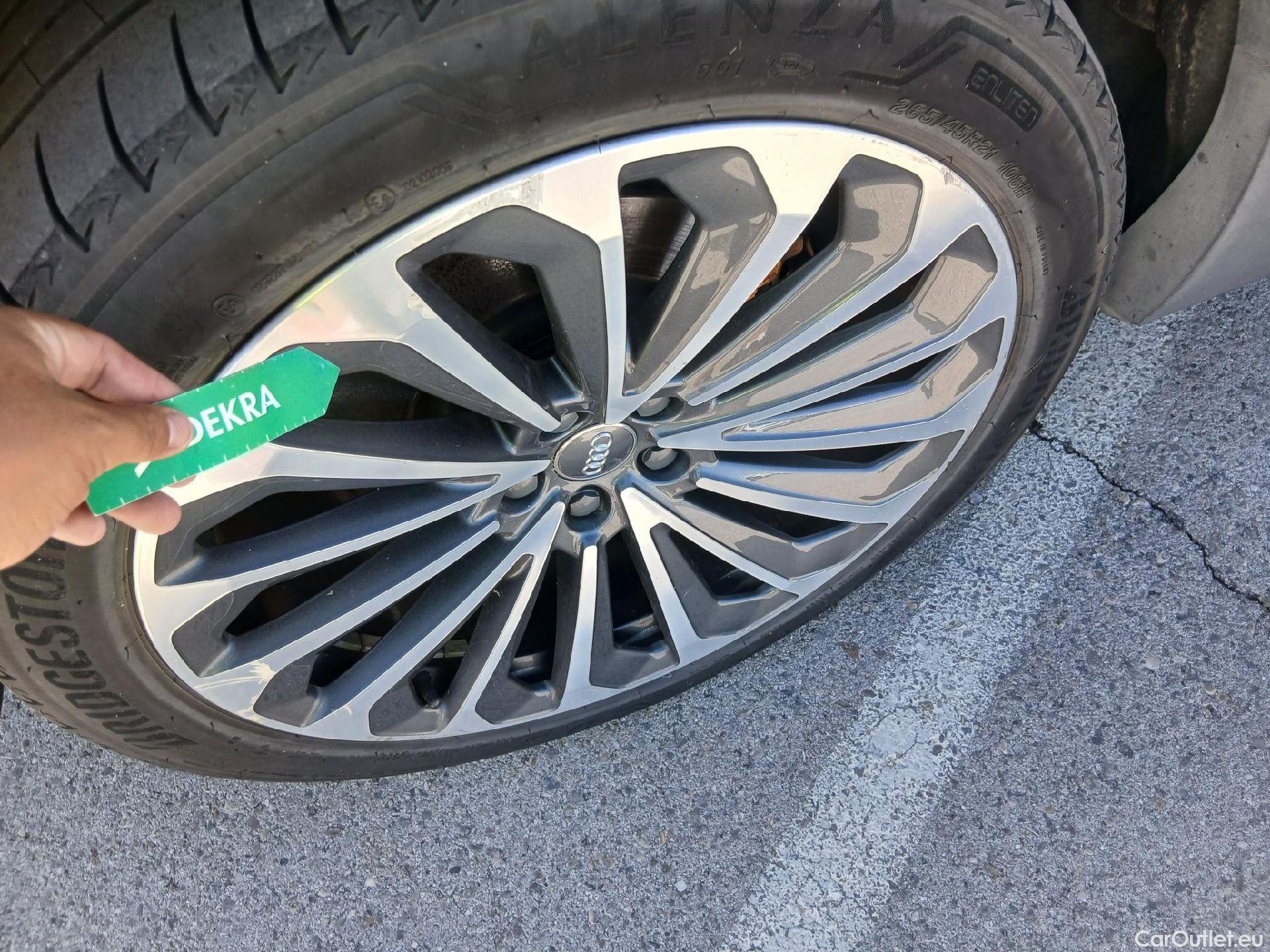  Audi  E-TRON AUDI  / 2019 / 5P / todoterreno 55 quattro #24