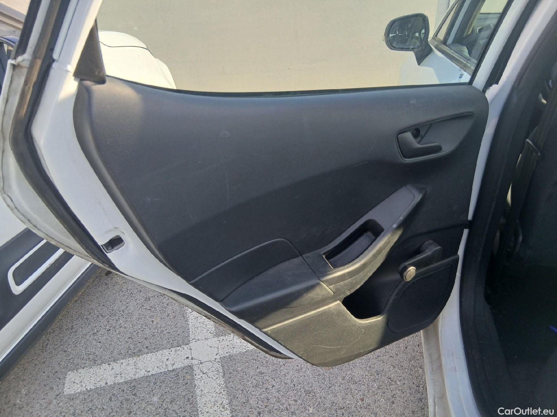  Ford  Fiesta FORD  / 2017 / 5P / berlina con portón 1.0 EcoBoost MHEV 92kW (125CV) Trend 5p #21