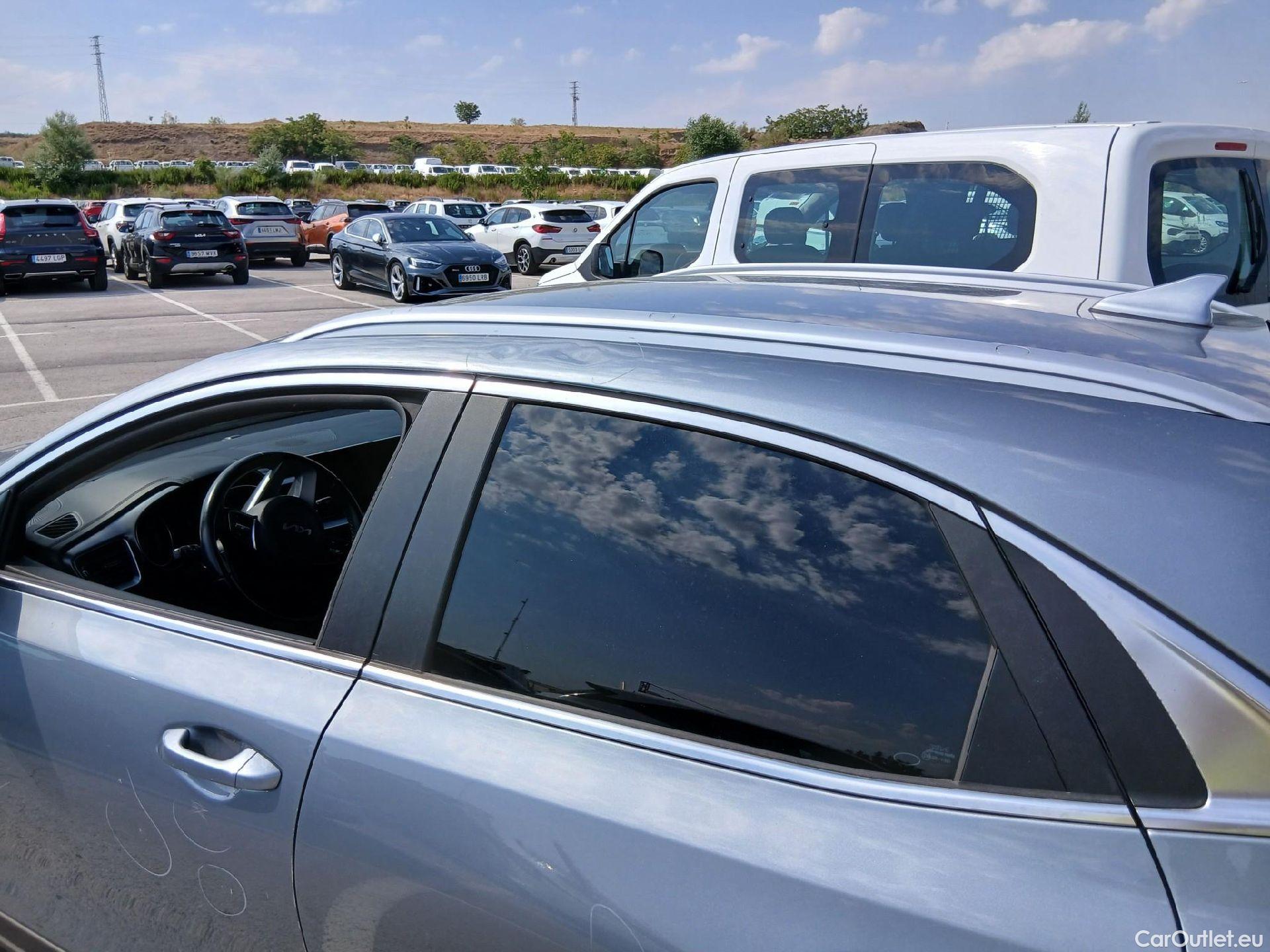  KIA  XCeed KIA  / 2019 / 5P / todoterreno 1.0 T-GDi Drive 88kW (120CV) #27
