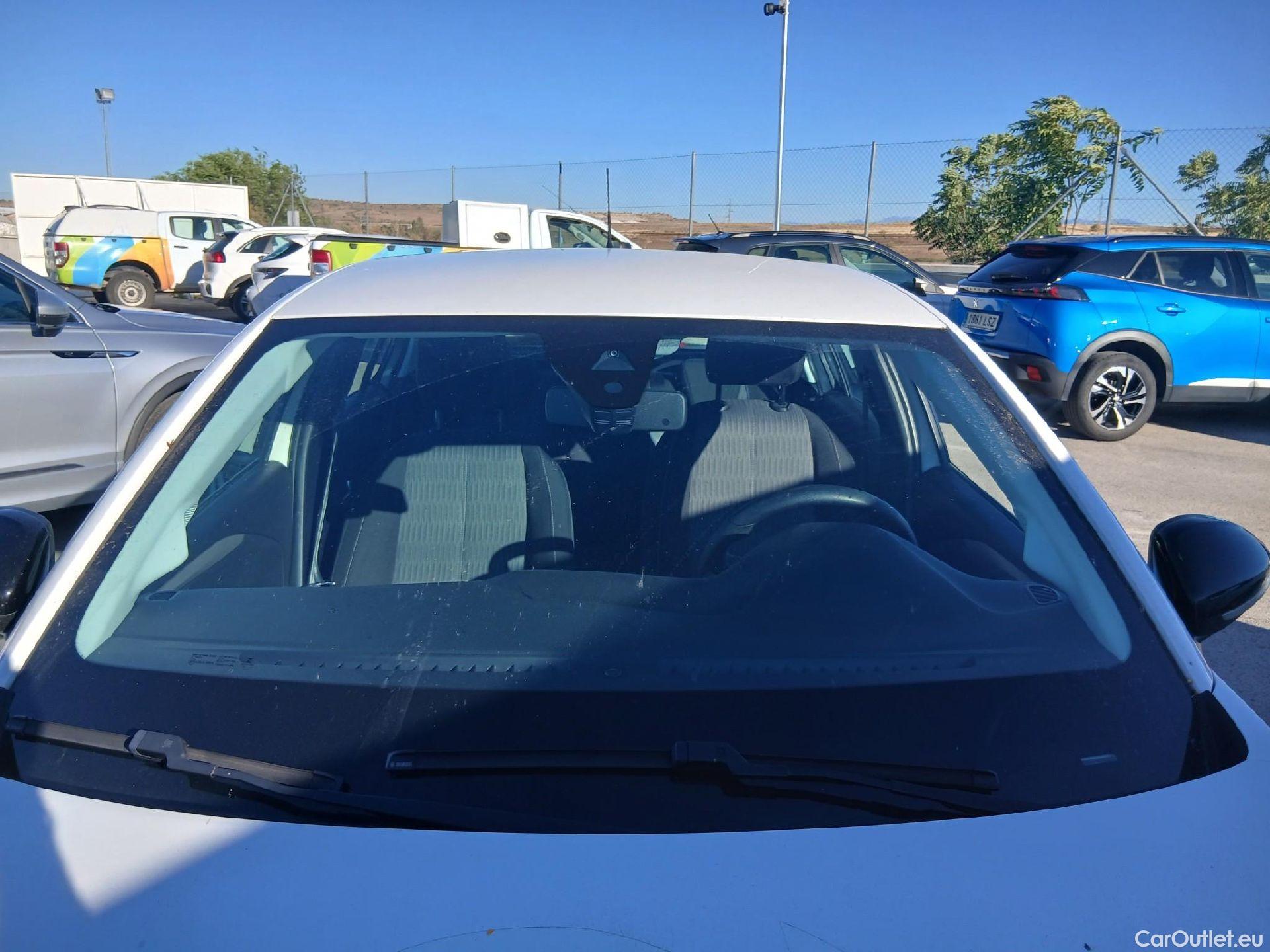  Opel  Corsa OPEL  / 2019 / 5P / berlina con portón 1.2T XHL 74kW (100CV) Edition (AC2) #2