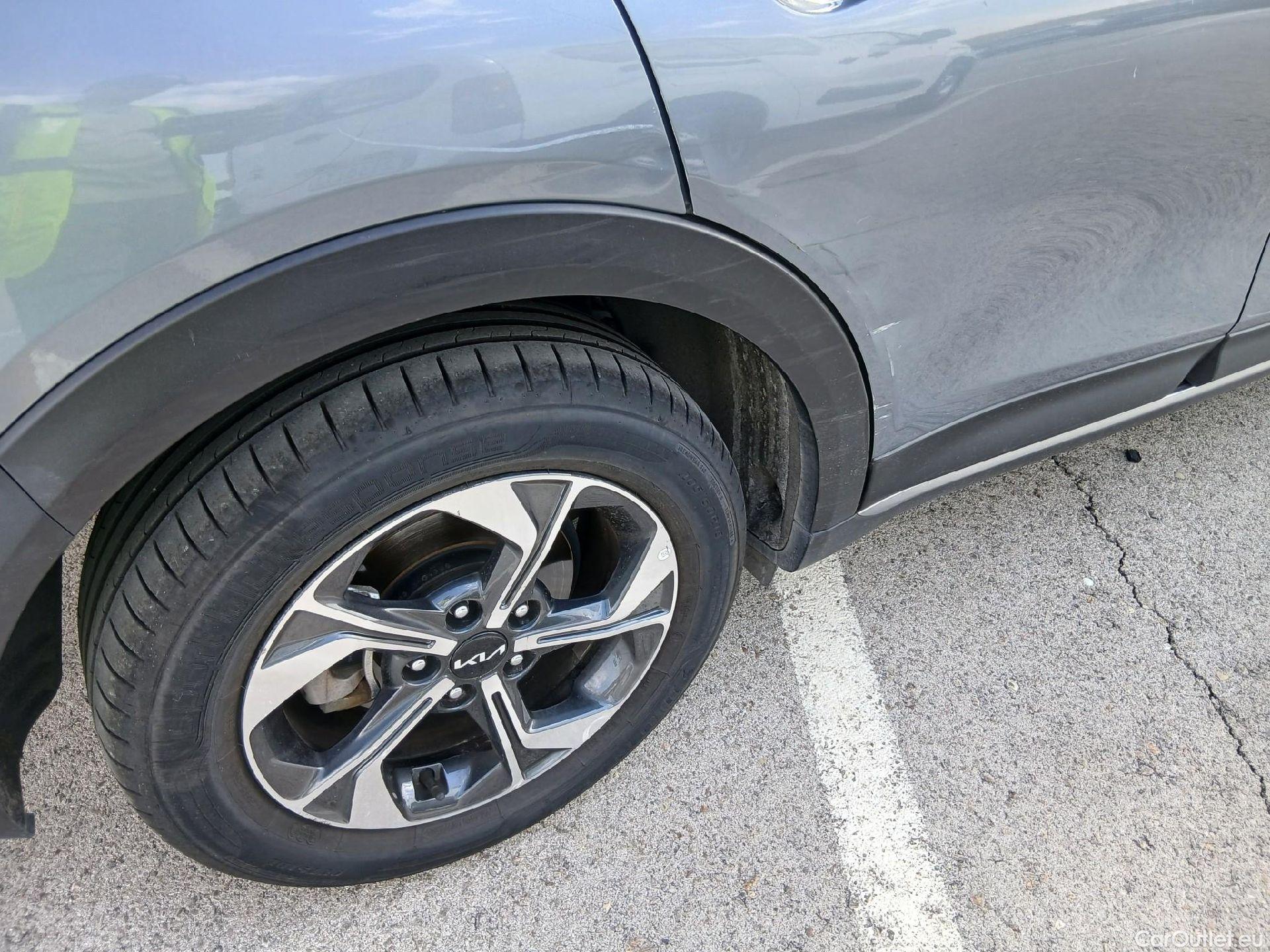  KIA  XCeed KIA  / 2019 / 5P / todoterreno 1.0 T-GDi Drive 88kW (120CV) #43