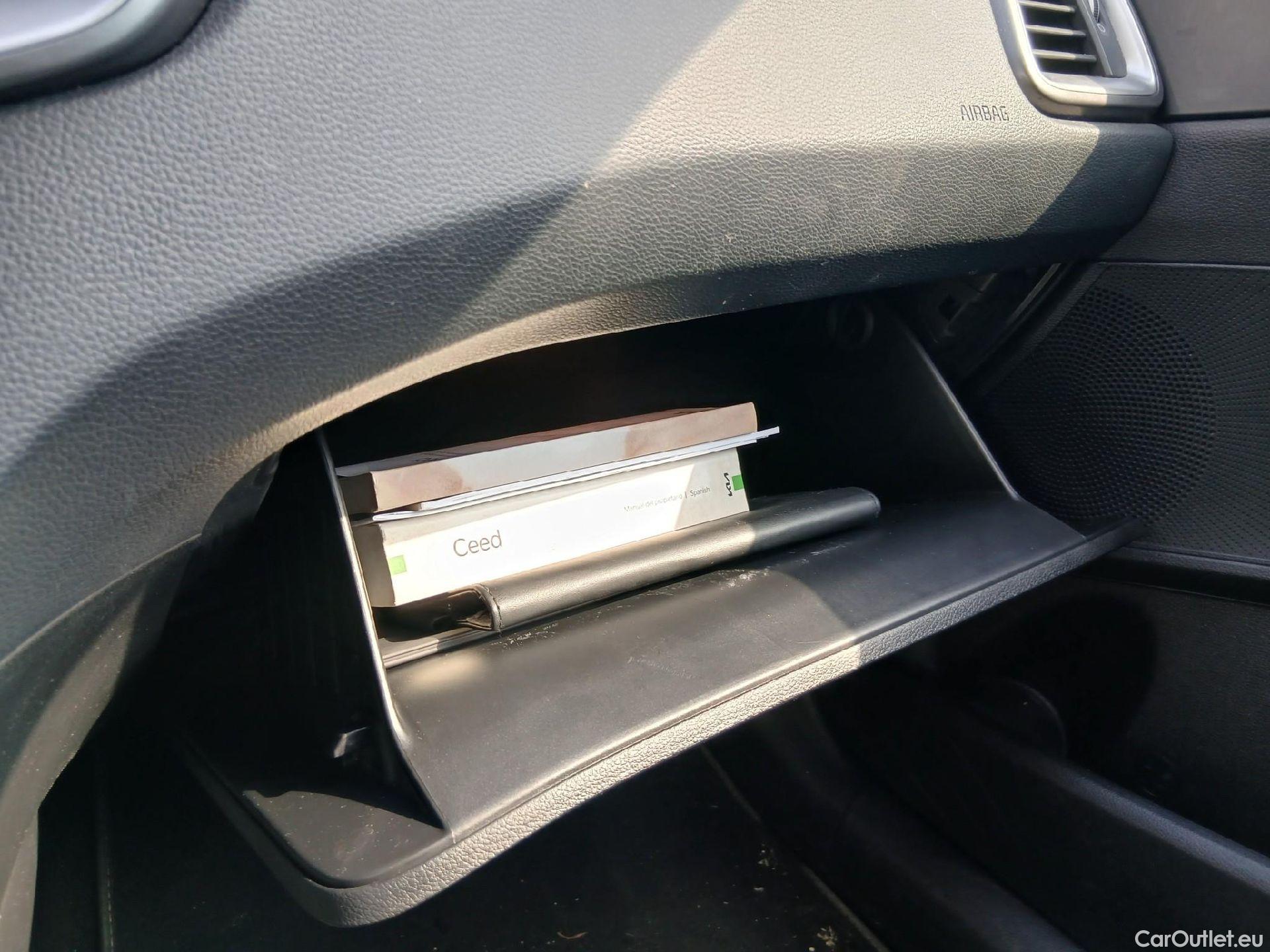  KIA  XCeed KIA  / 2019 / 5P / todoterreno 1.0 T-GDi Drive 88kW (120CV) #58