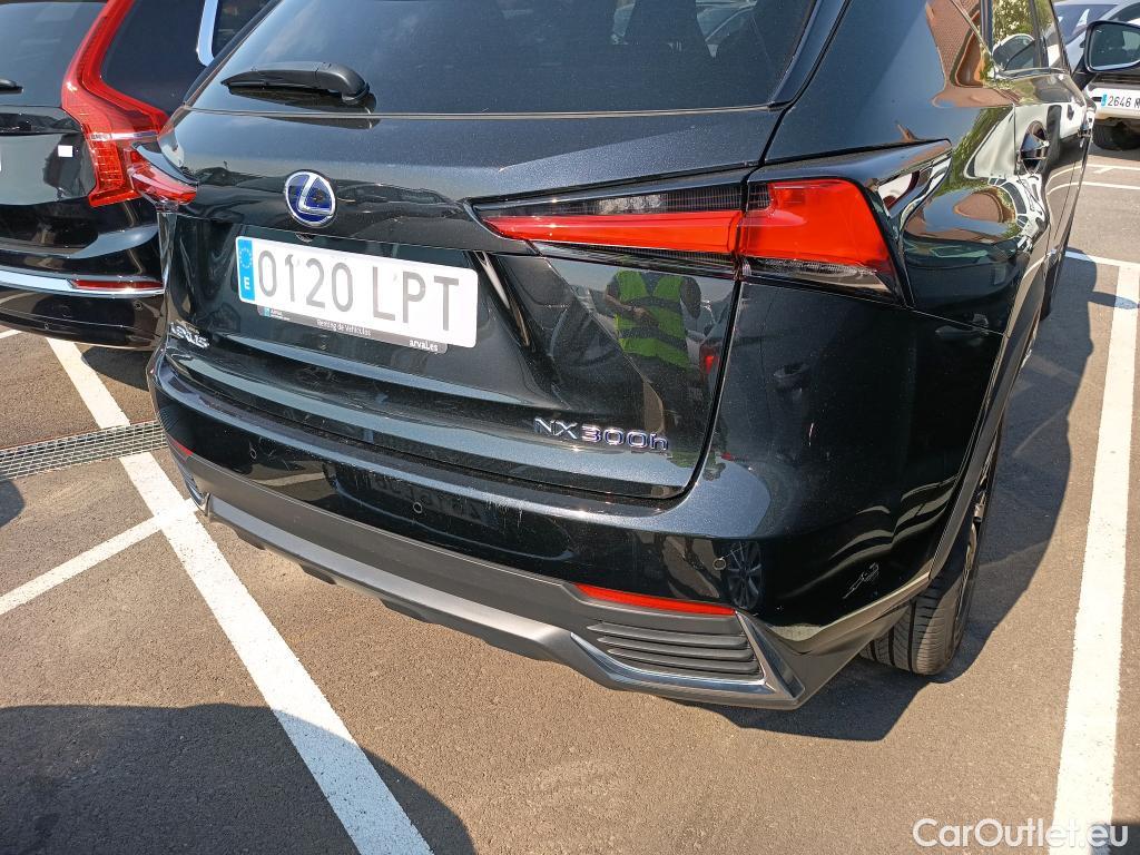  Lexus  NX LEXUS  / 2017 / 5P / todoterreno 2.5 300h Premium 2WD #21