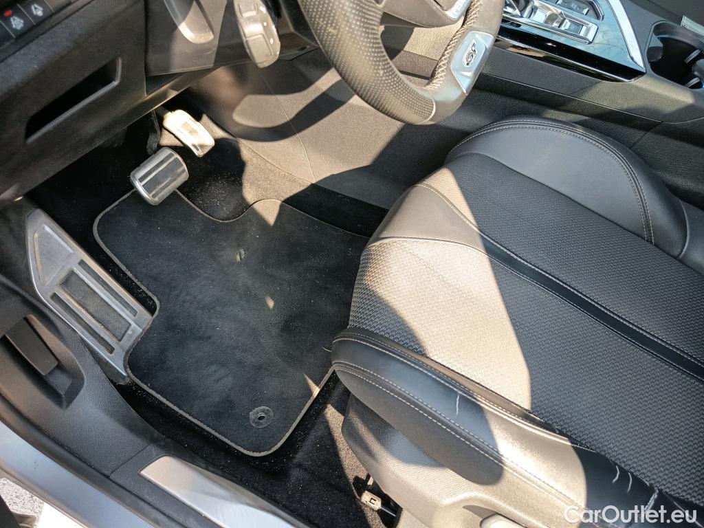  Peugeot  3008 PEUGEOT  / 2020 / 5P / todoterreno 1.5 BlueHDi 96kW S&S GT EAT8 #19