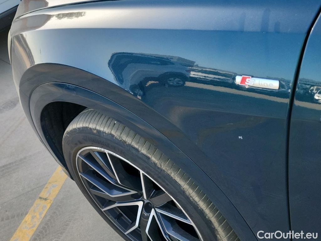 Audi  Q8 AUDI  / 2018 / 5P / todoterreno 50 TDI 210kW Black Line Plus quattro tip #21