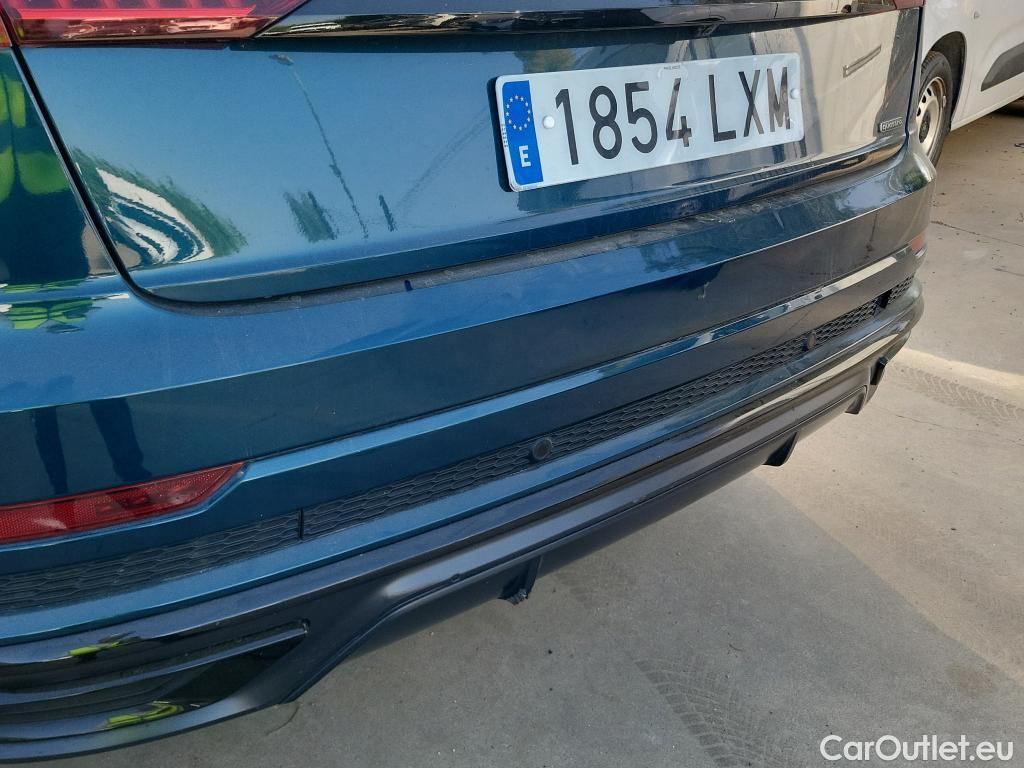  Audi  Q8 AUDI  / 2018 / 5P / todoterreno 50 TDI 210kW Black Line Plus quattro tip #30