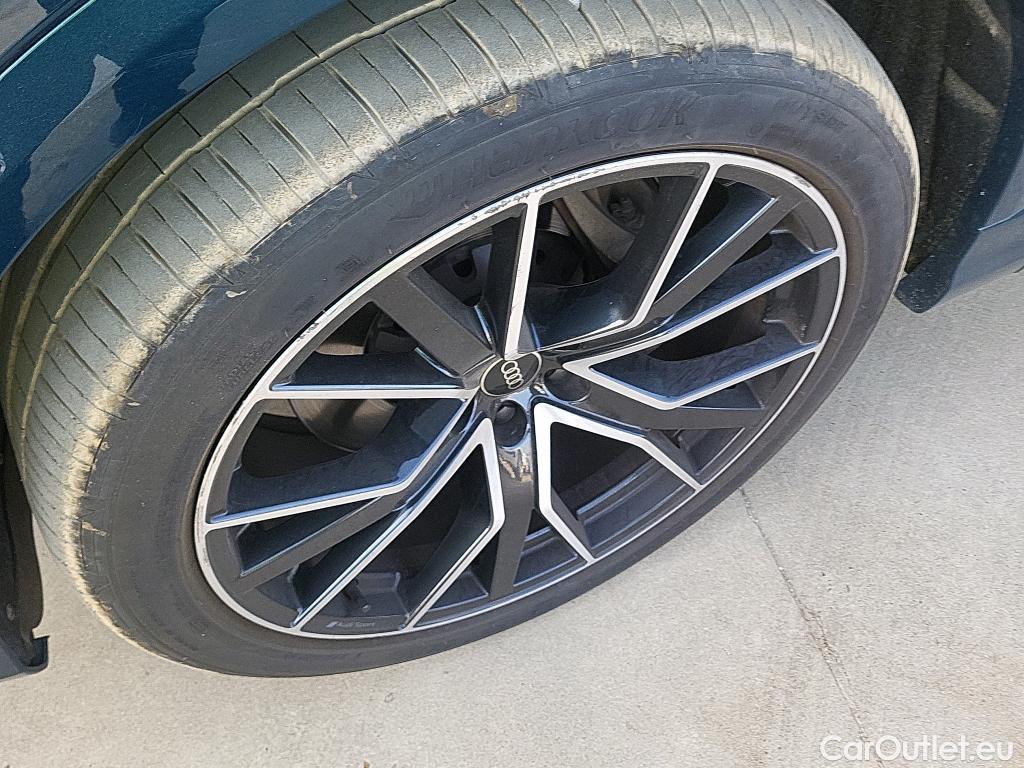  Audi  Q8 AUDI  / 2018 / 5P / todoterreno 50 TDI 210kW Black Line Plus quattro tip #5
