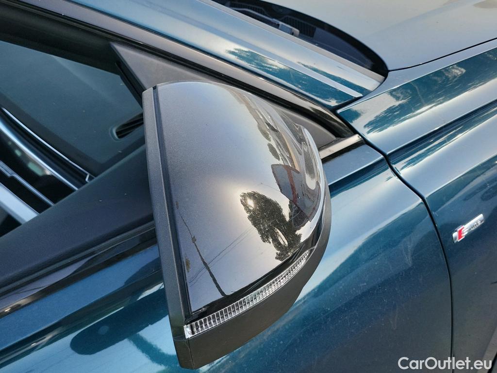  Audi  Q8 AUDI  / 2018 / 5P / todoterreno 50 TDI 210kW Black Line Plus quattro tip #32