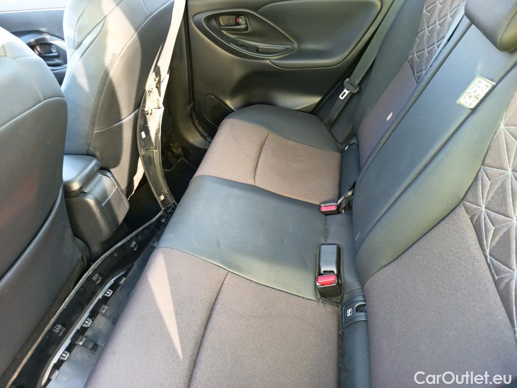  Toyota  Yaris Cross TOYOTA  / 2021 / 5P / todoterreno 1.5 120H Style #19