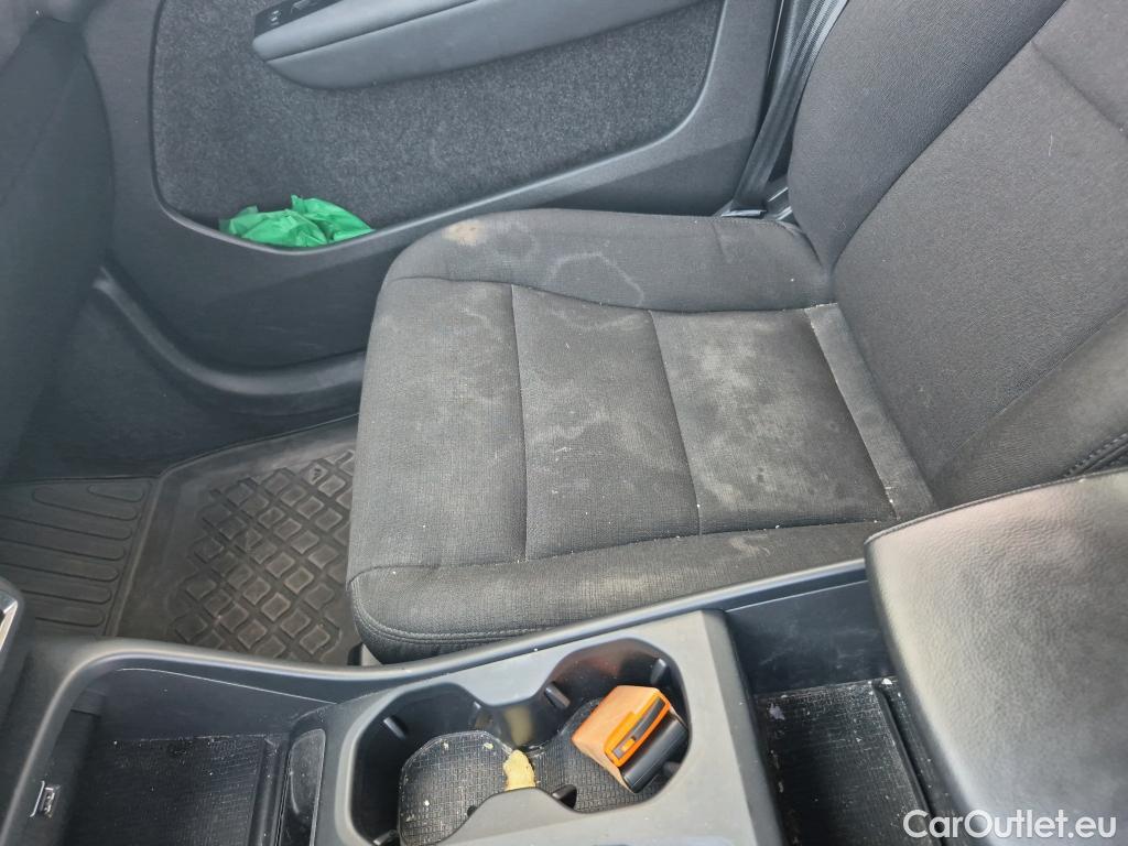  Volvo  XC 40 VOLVO XC40 / 2017 / 5P / todoterreno 1.5 T2 Momentum Core Auto #9