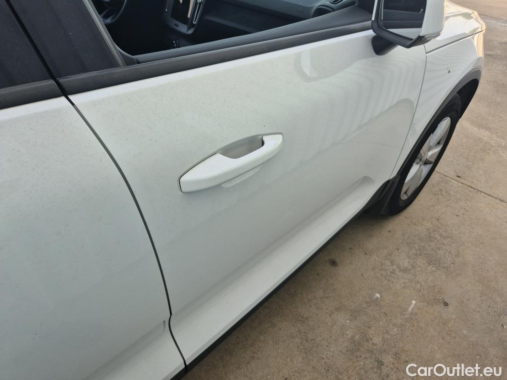  Volvo  XC 40 VOLVO XC40 / 2017 / 5P / todoterreno 1.5 T2 Momentum Core Auto #20
