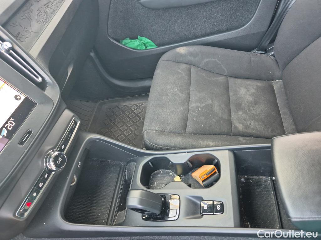  Volvo  XC 40 VOLVO XC40 / 2017 / 5P / todoterreno 1.5 T2 Momentum Core Auto #10