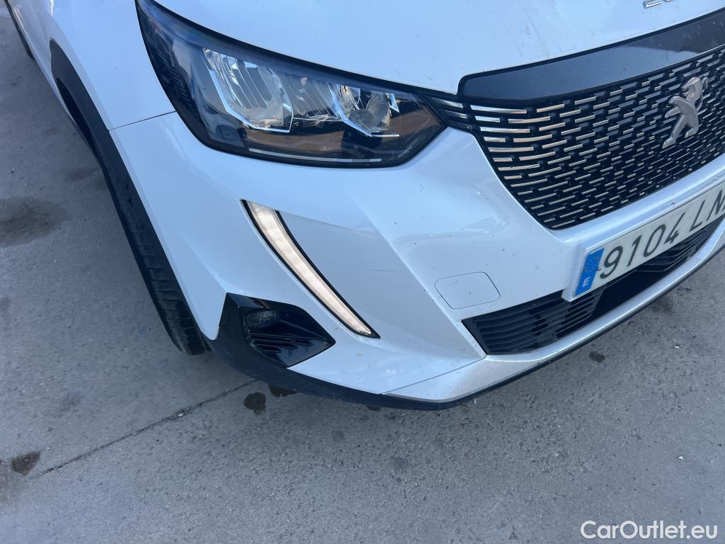  Peugeot  2008 PEUGEOT  / 2019 / 5P / todoterreno Allure Pack BlueHDI 81kW (110CV) (AC) #16