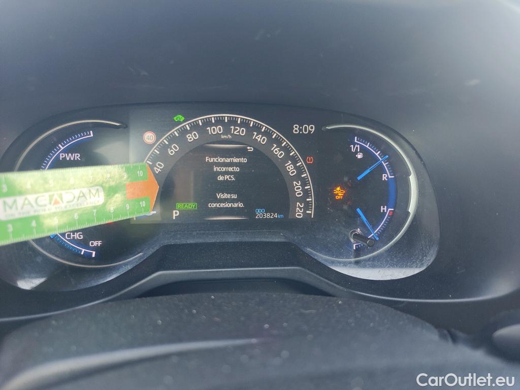  Toyota  RAV4 TOYOTA  / 2018 / 5P / todoterreno 2.5l 220H Advance 4WD #66