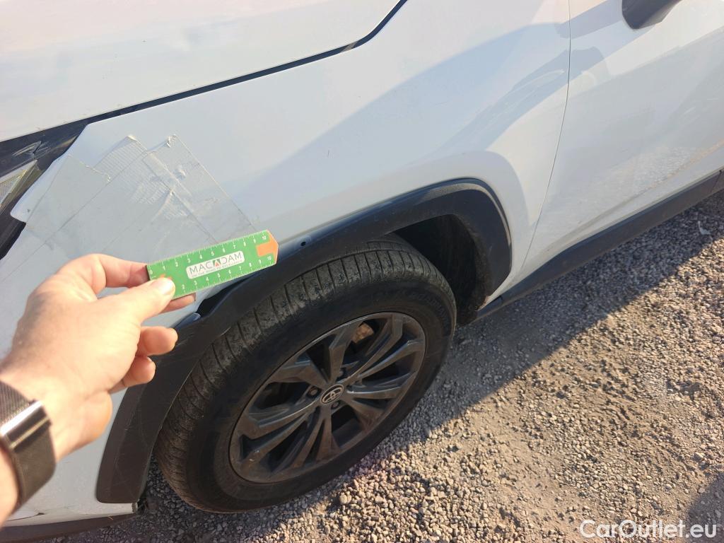  Toyota  RAV4 TOYOTA  / 2018 / 5P / todoterreno 2.5l 220H Advance 4WD #22