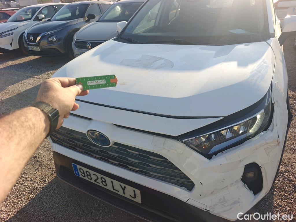  Toyota  RAV4 TOYOTA  / 2018 / 5P / todoterreno 2.5l 220H Advance 4WD #36