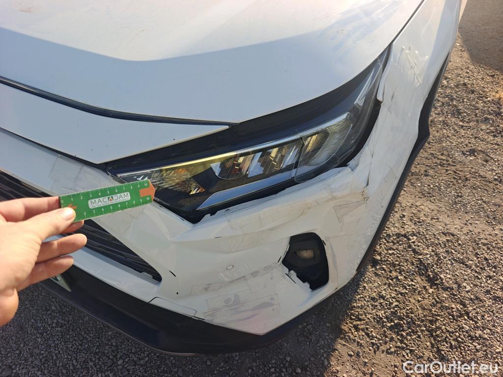  Toyota  RAV4 TOYOTA  / 2018 / 5P / todoterreno 2.5l 220H Advance 4WD #2