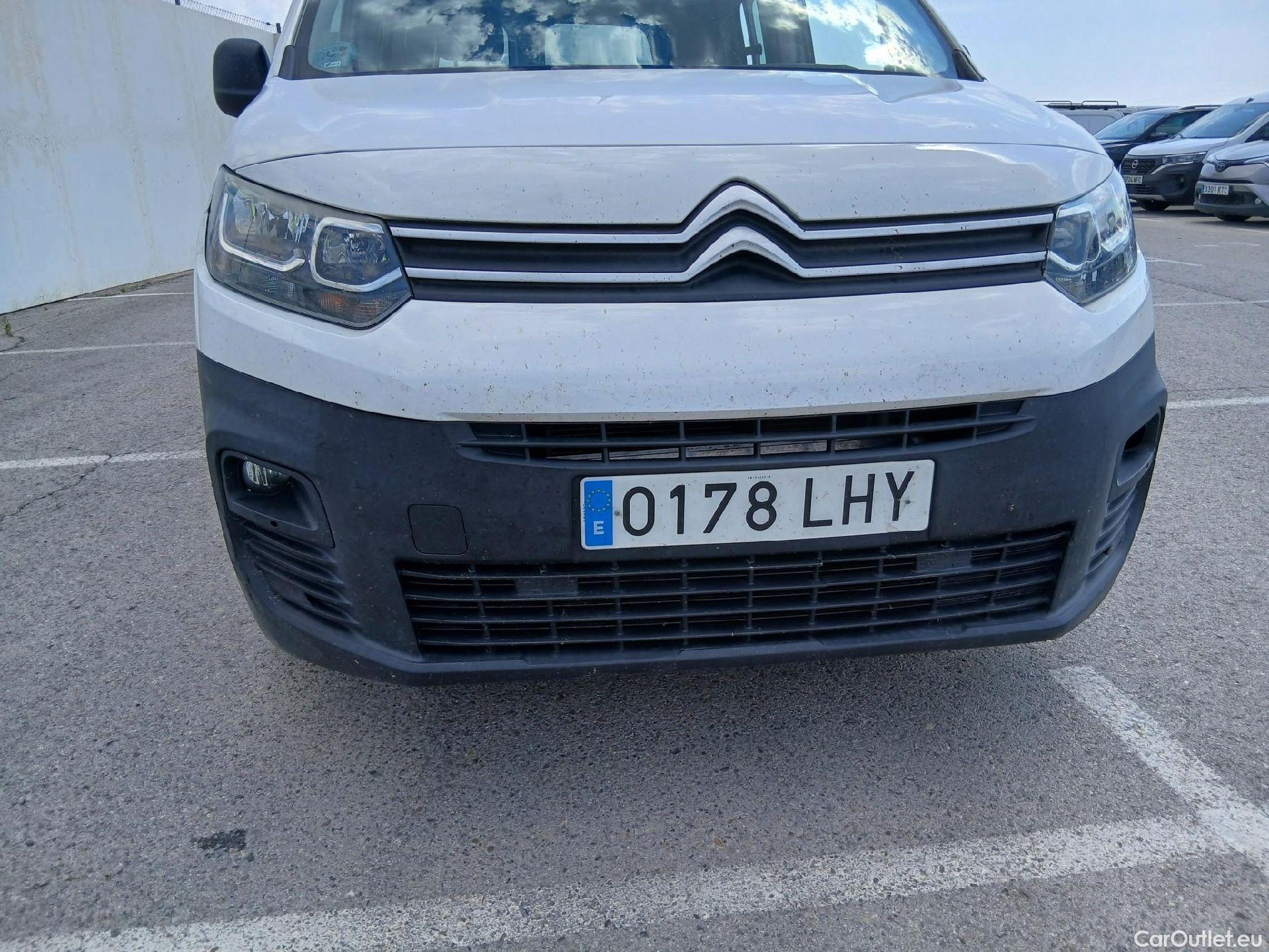  Citroen  Berlingo CITROEN  / 2018 / 4P / combi Talla M BlueHDi 100 S&S LIVE (AC) #6