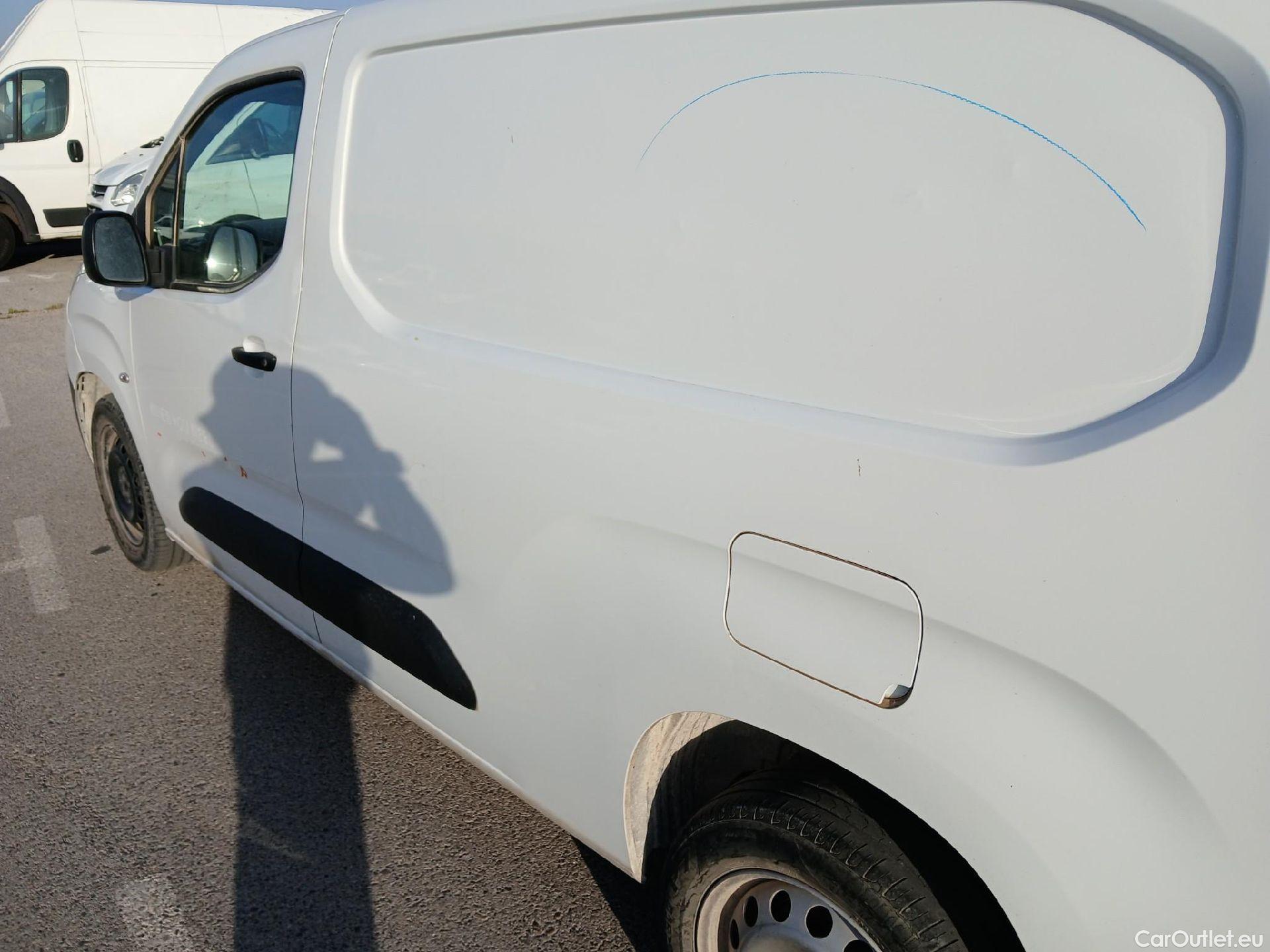  Citroen  Berlingo CITROEN  / 2018 / 4P / furgón derivado de turismo Talla XL BlueHDi 100 CONTROL #10