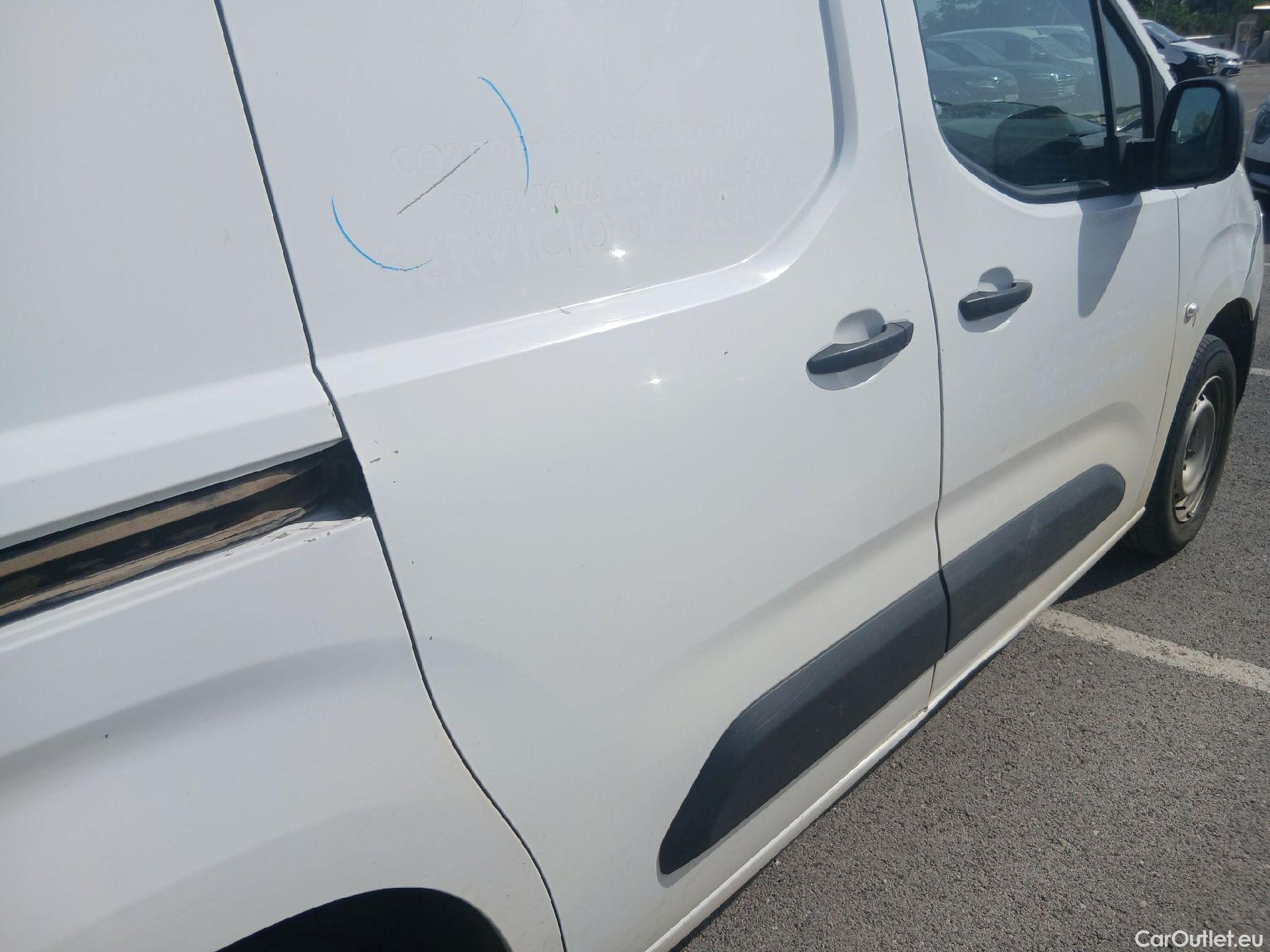  Citroen  Berlingo CITROEN  / 2018 / 3P / furgón derivado de turismo Talla M BlueHDi 100 CONTROL (AC2) #27