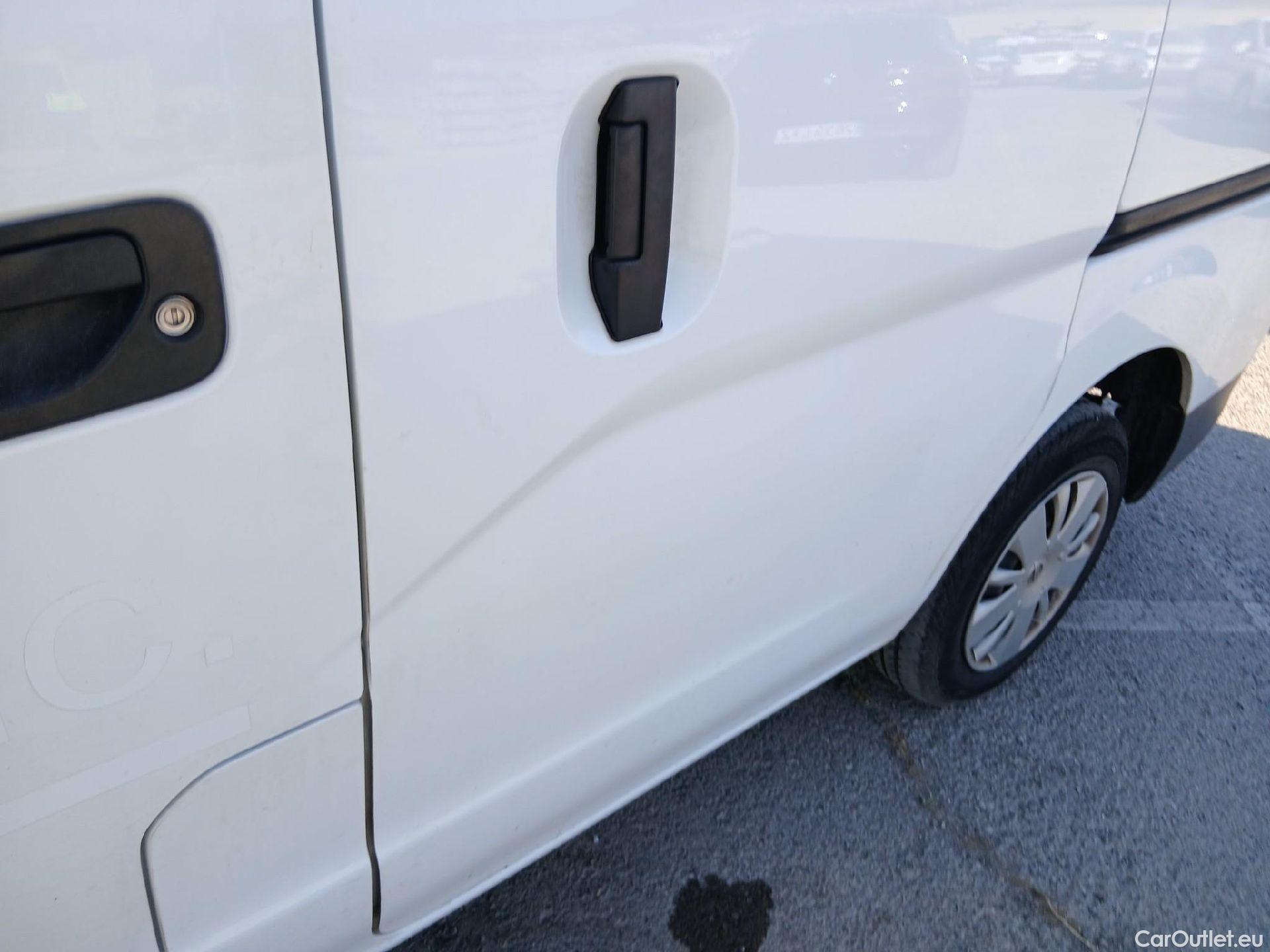  Nissan  NV200 NISSAN  / 2009 / 5P / combi Combi 5 1.5dCi 66kW (90CV) COMFORT Portó #11
