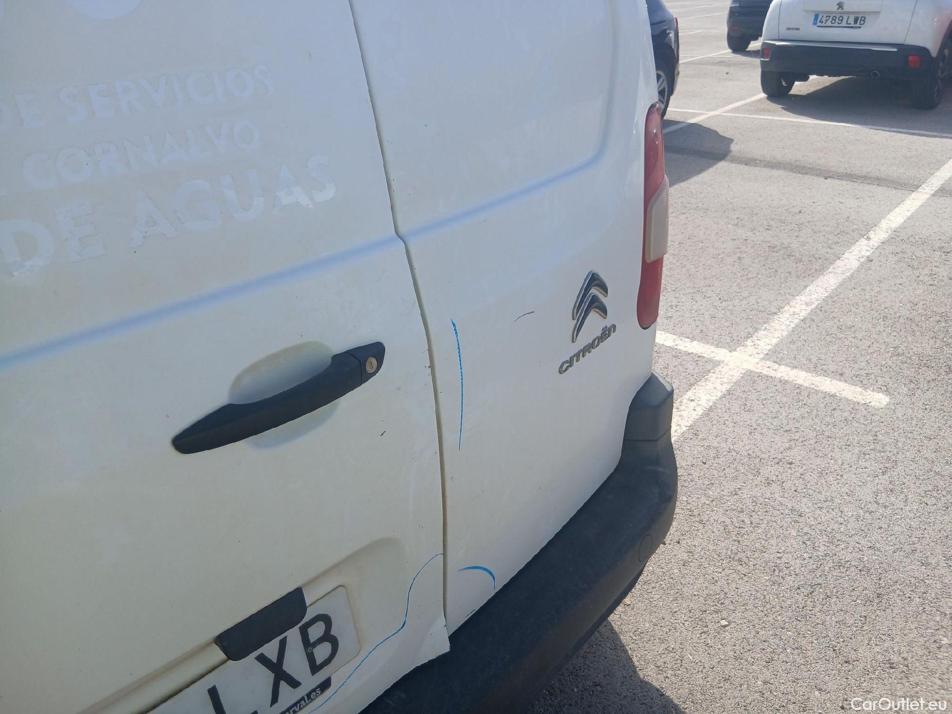  Citroen  Berlingo CITROEN  / 2018 / 3P / furgón derivado de turismo Talla M BlueHDi 100 CONTROL (AC2) #21