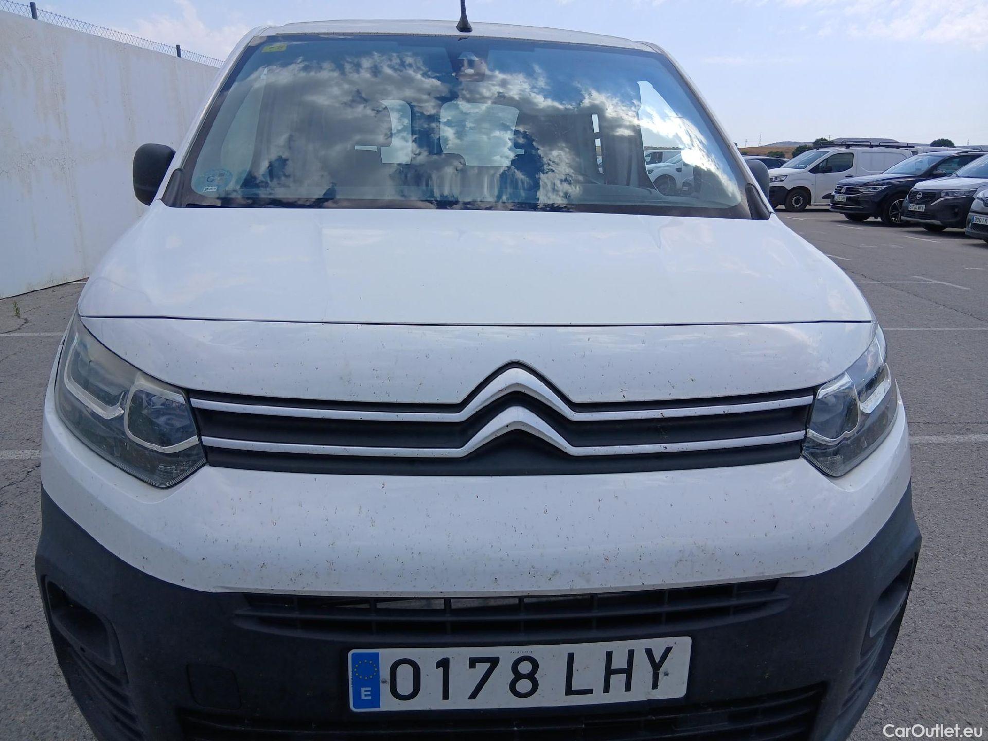  Citroen  Berlingo CITROEN  / 2018 / 4P / combi Talla M BlueHDi 100 S&S LIVE (AC) #4