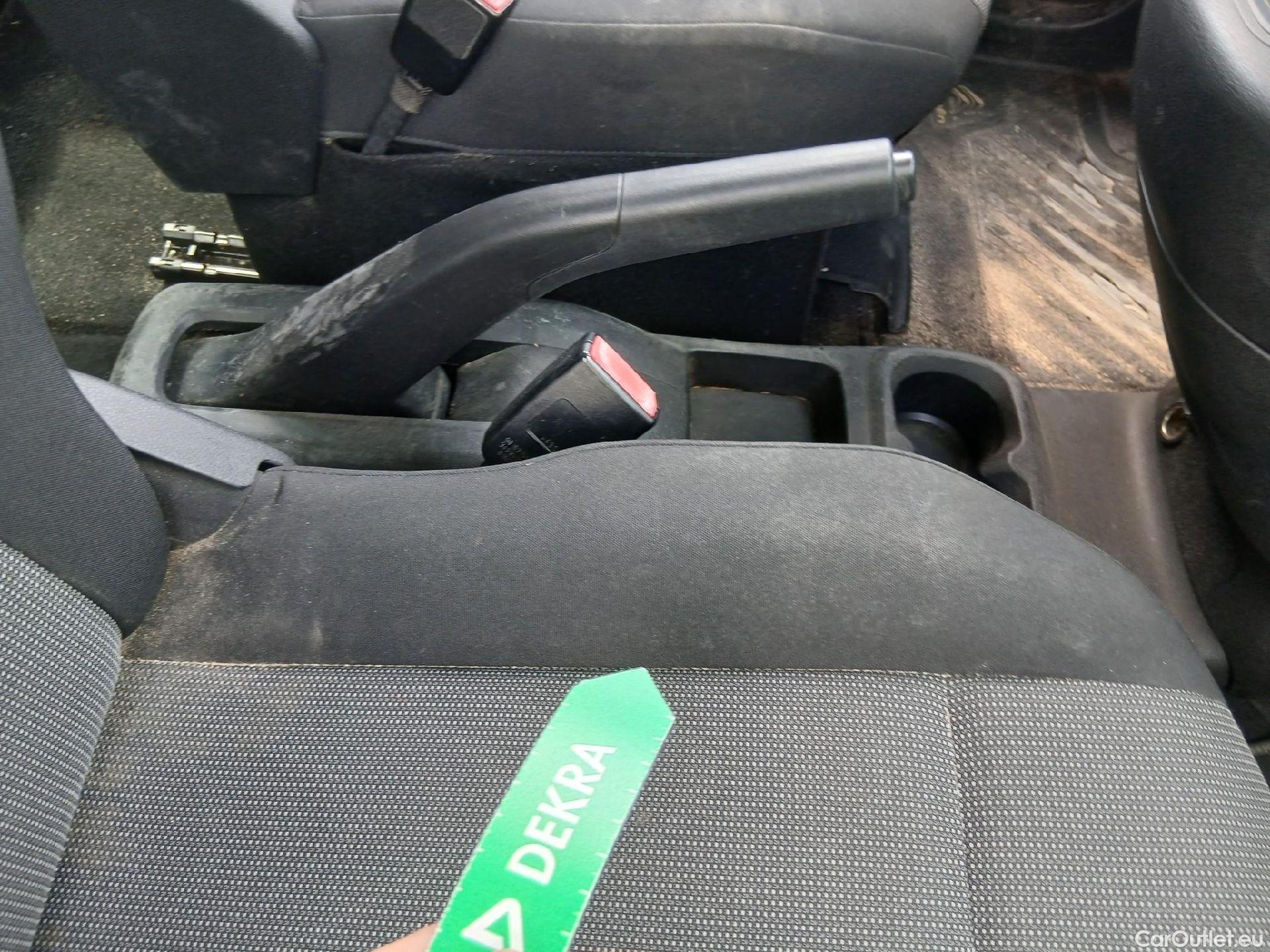 Citroen  Berlingo CITROEN  / 2018 / 4P / combi Talla M BlueHDi 100 S&S LIVE (AC) #39