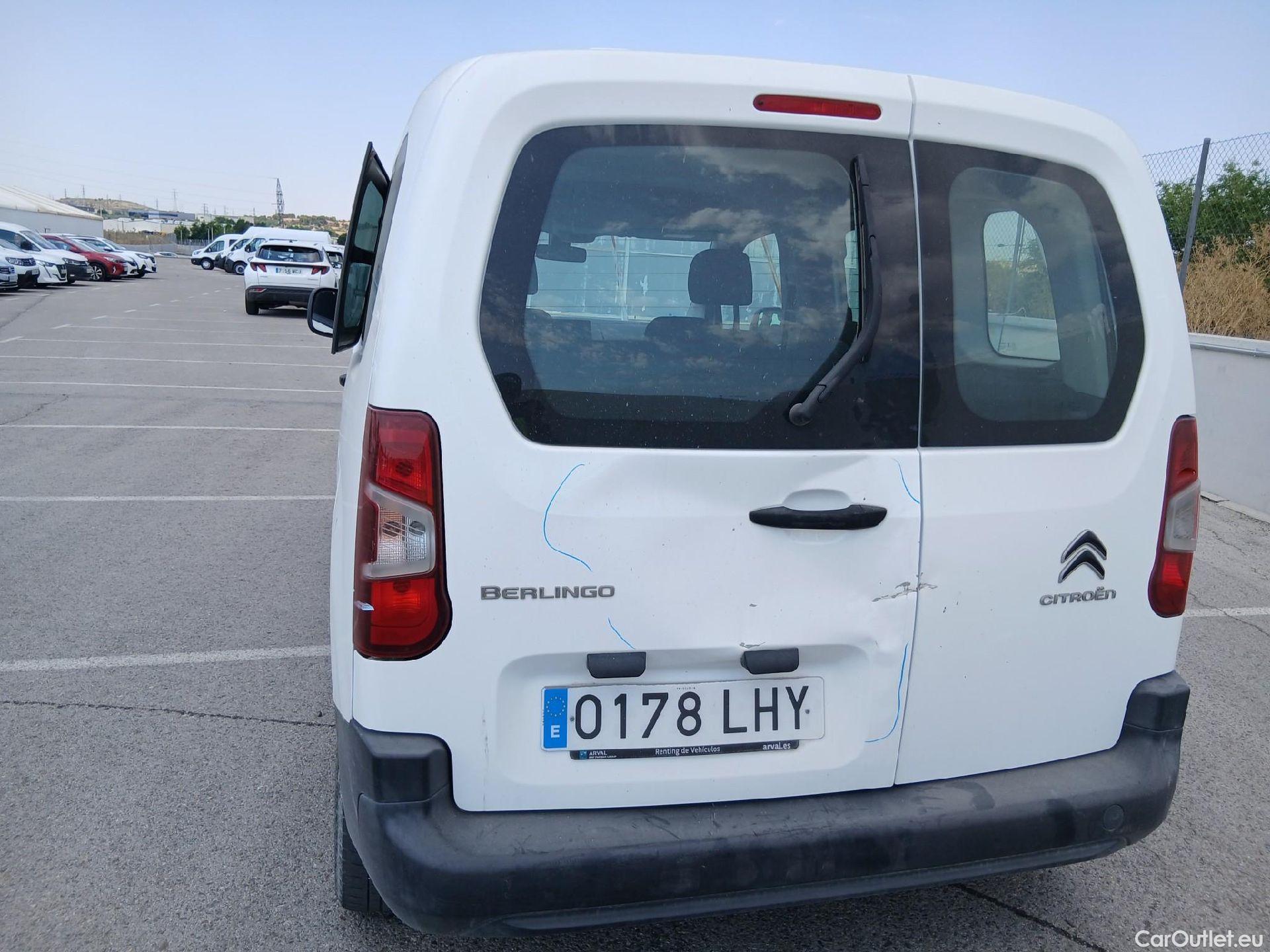  Citroen  Berlingo CITROEN  / 2018 / 4P / combi Talla M BlueHDi 100 S&S LIVE (AC) #20