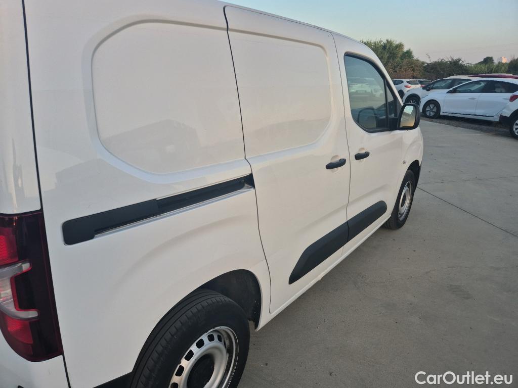  Peugeot  Partner PEUGEOT  / 2018 / 3P / furgón derivado de turismo Pro Standard 600kg BlueHDi 73kW #10