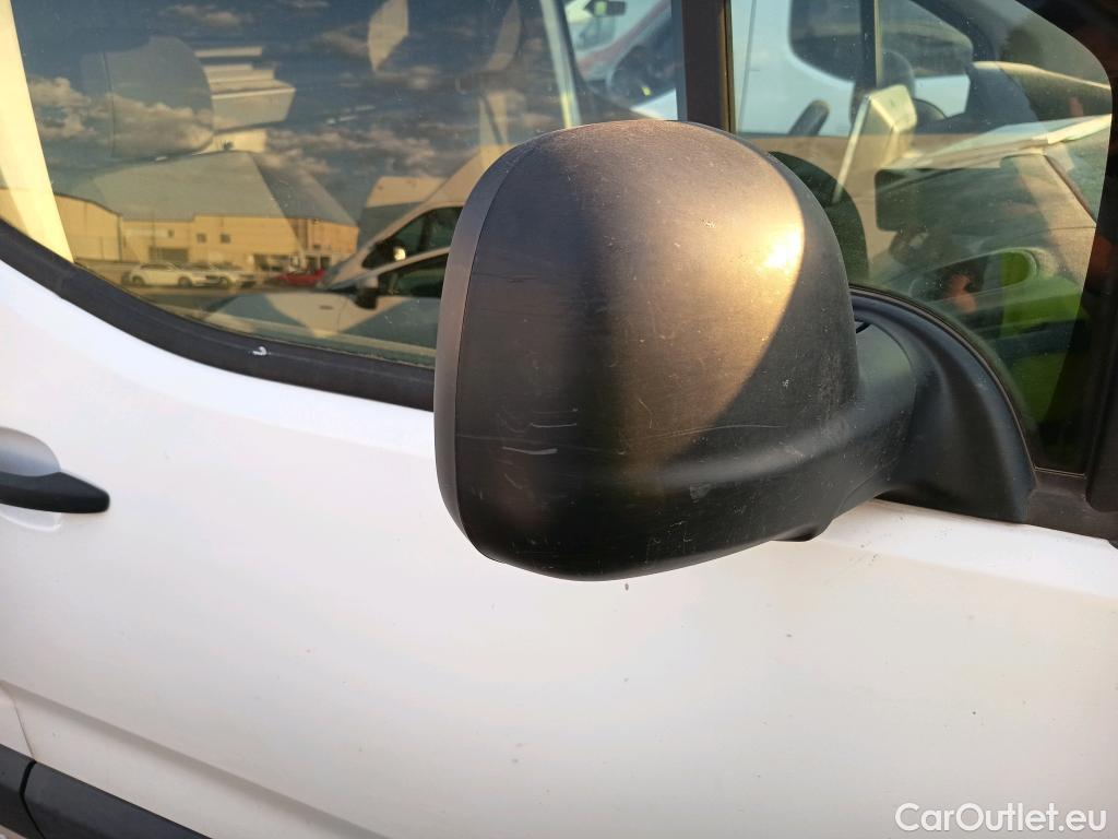  Peugeot  Partner PEUGEOT  / 2018 / 4P / furgón derivado de turismo Premium Standard 600kg BlueHDi 73kW #26