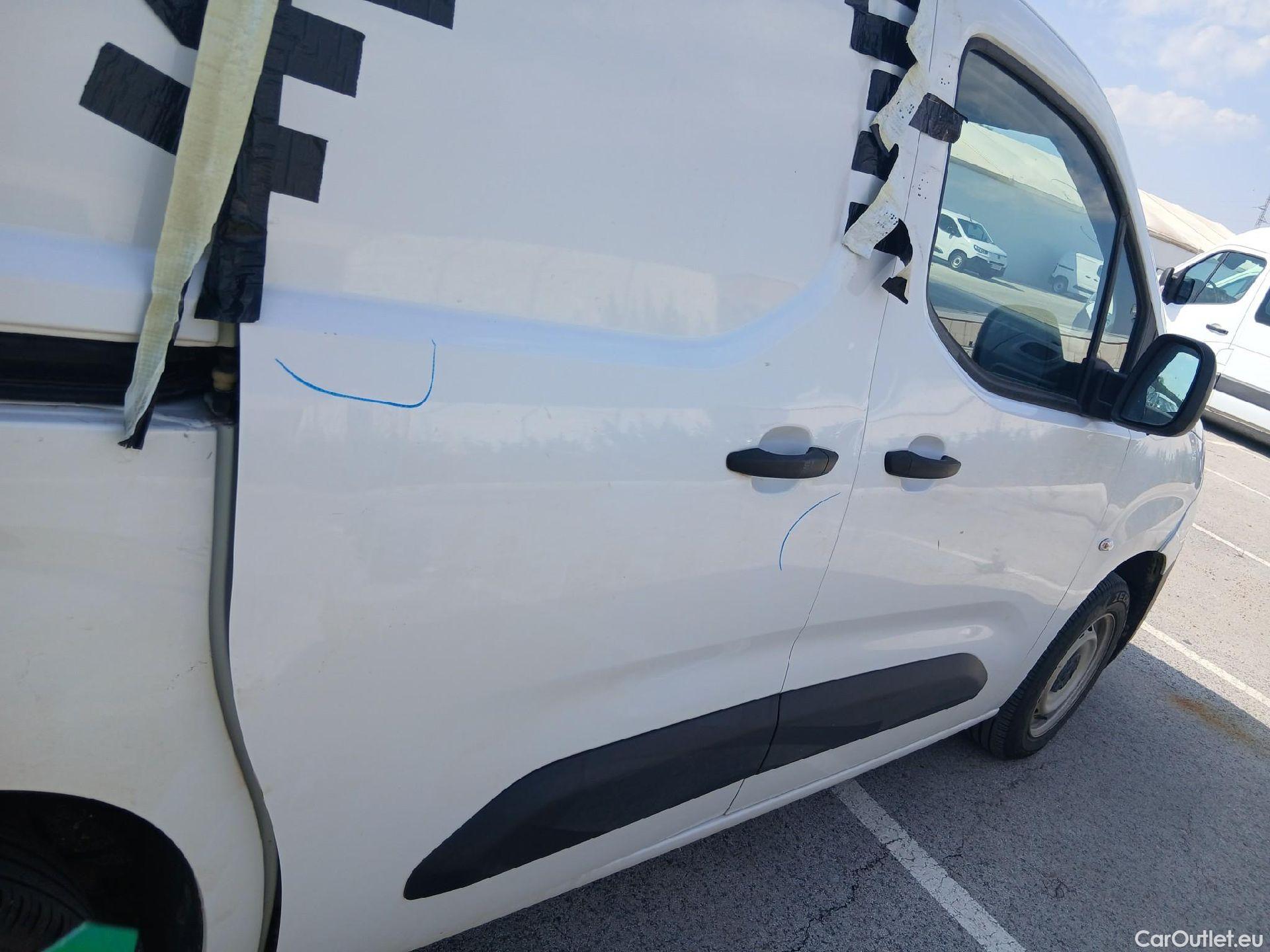  Peugeot  Partner PEUGEOT  / 2018 / 4P / furgón derivado de turismo Premium Standard 600kg BlueHDi 73kW #20