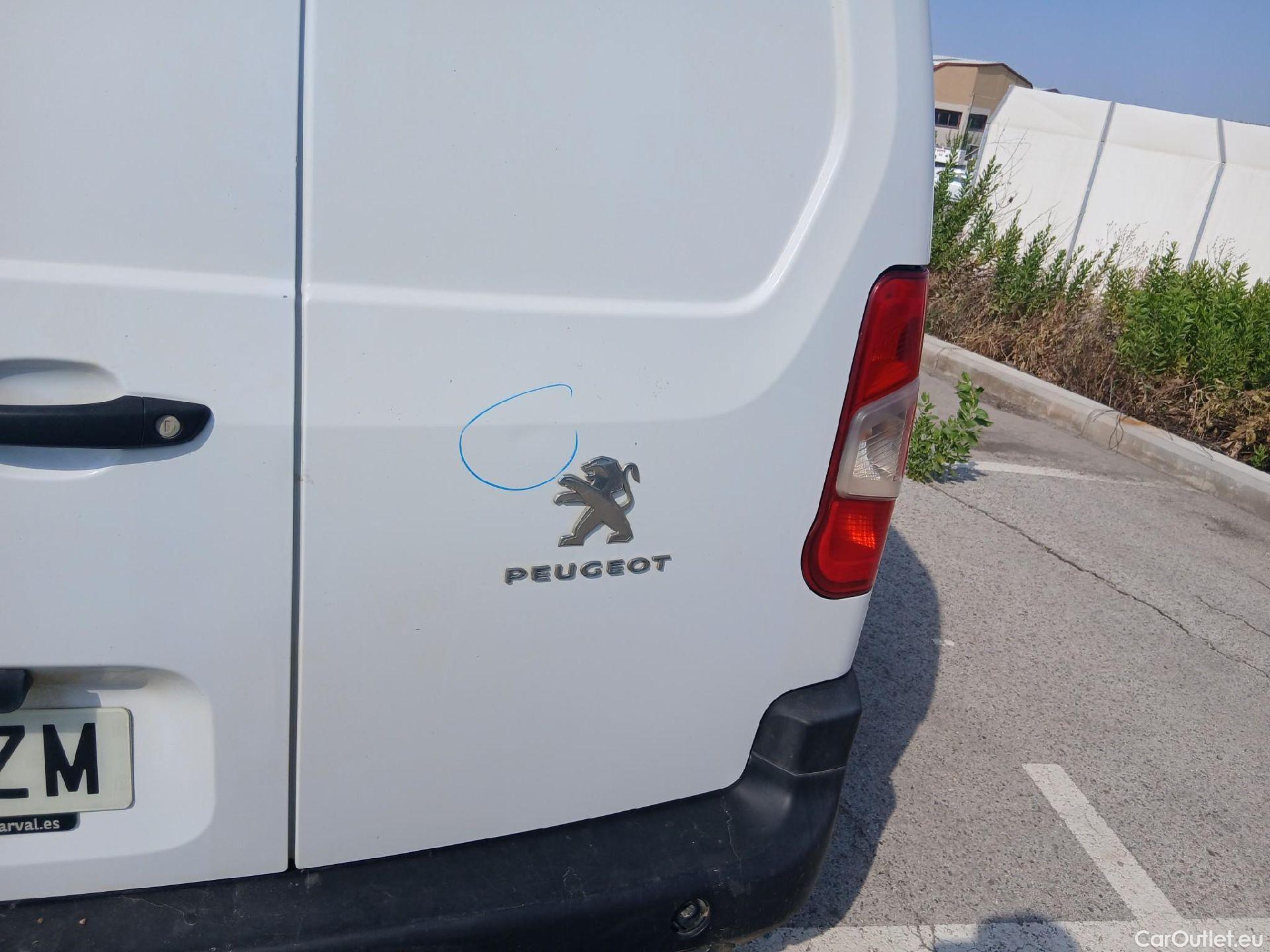  Peugeot  Partner PEUGEOT  / 2018 / 4P / furgón derivado de turismo Premium Standard 600kg BlueHDi 73kW #16