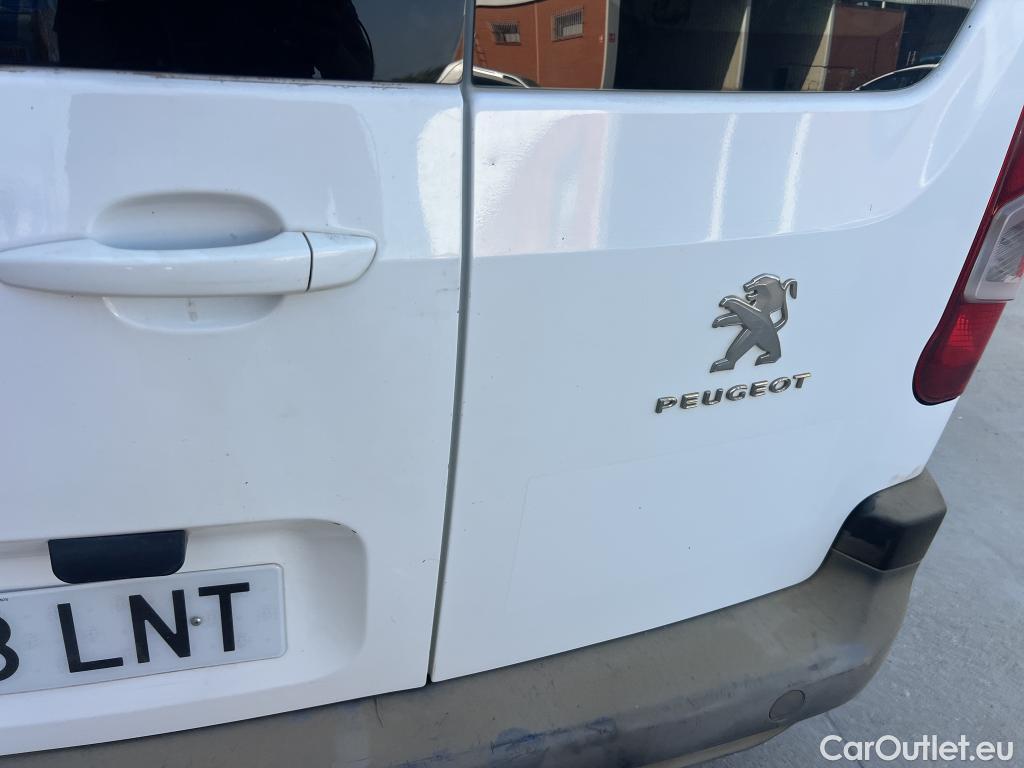  Peugeot  RIFTER PEUGEOT  / 2018 / 4P / combi Active Standard BlueHDi 73kW (IND) #25