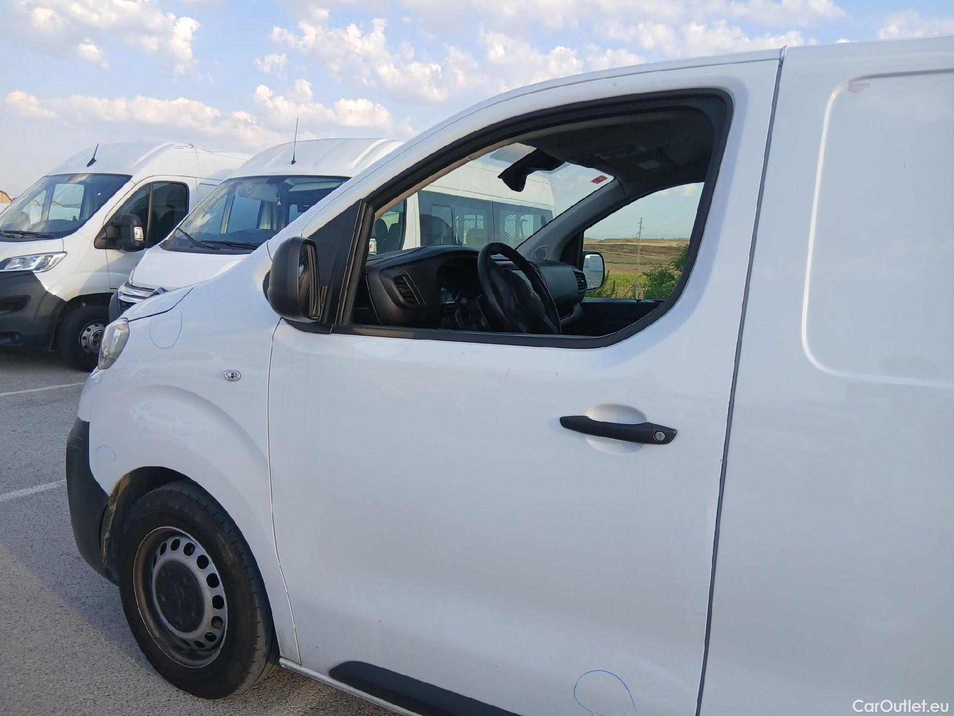  Peugeot  Expert PEUGEOT  / 2016 / 4P / furgón Furgón BlueHDi 120 S&S 6v Standard #14