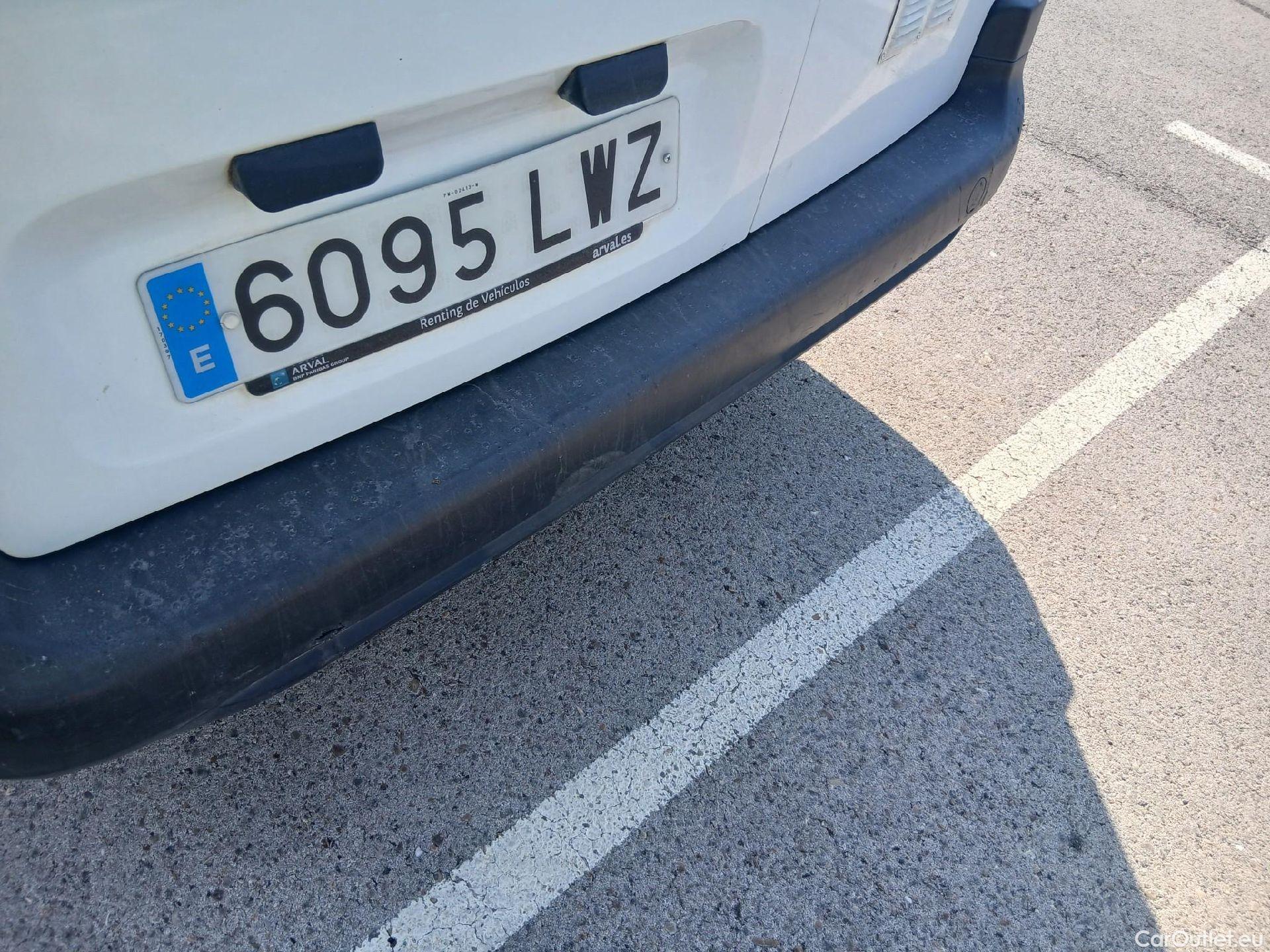  Peugeot  Partner PEUGEOT  / 2018 / 4P / furgón derivado de turismo Premium Long 1000kg BlueHDi 73kW #20