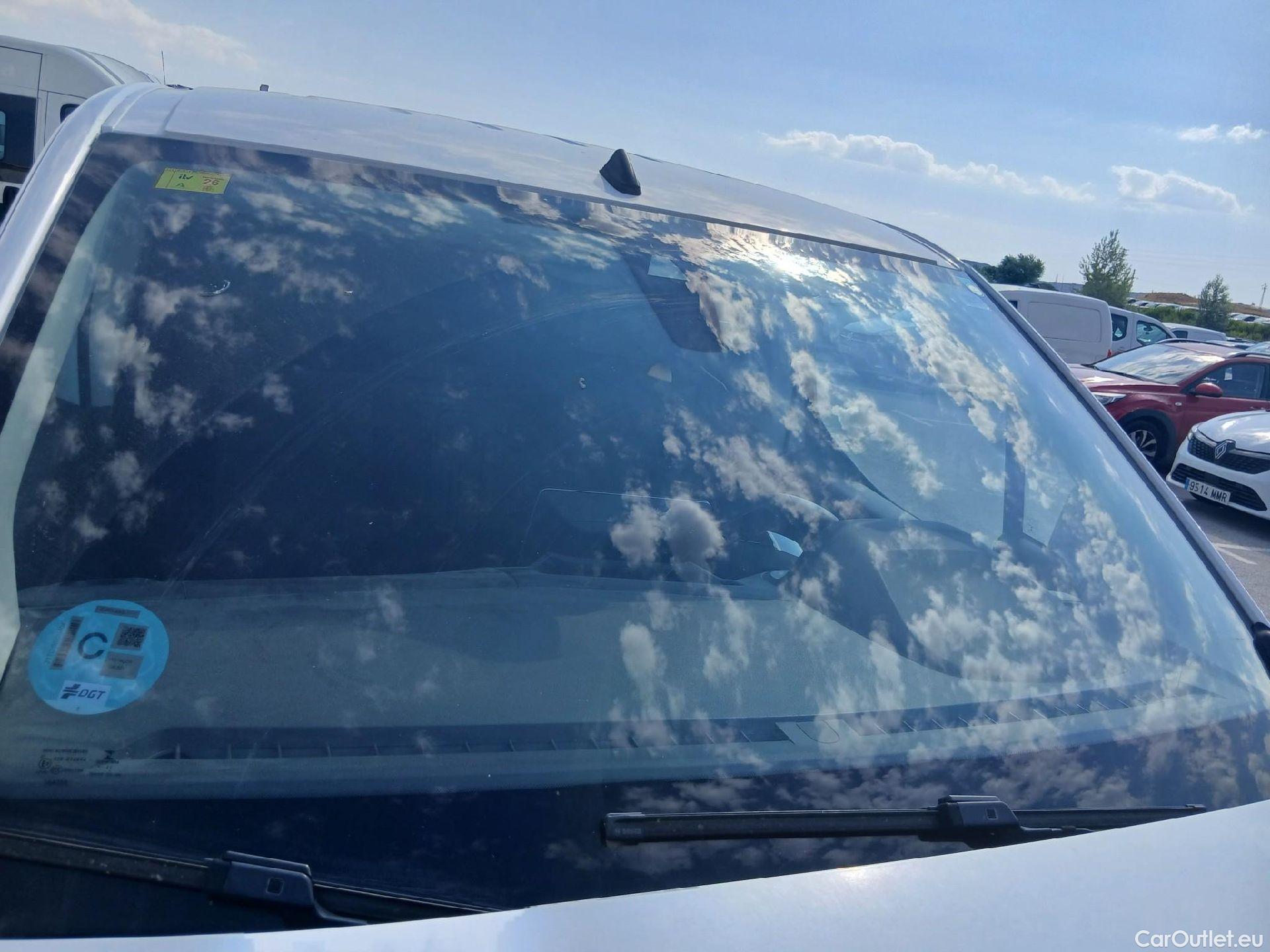  Peugeot  Partner PEUGEOT  / 2018 / 4P / furgón derivado de turismo Premium Standard 600kg BlueHDi 73kW #9