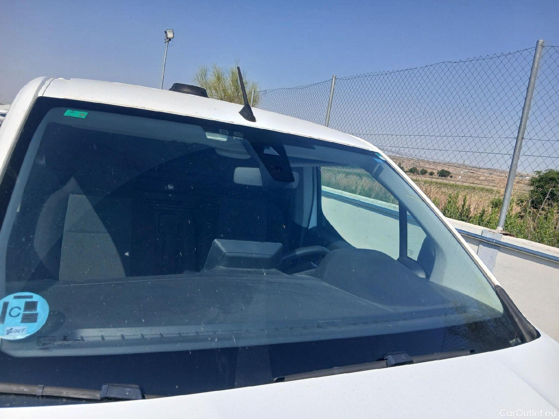  Peugeot  Partner PEUGEOT  / 2018 / 4P / furgón derivado de turismo Premium Long 1000kg BlueHDi 73kW #8