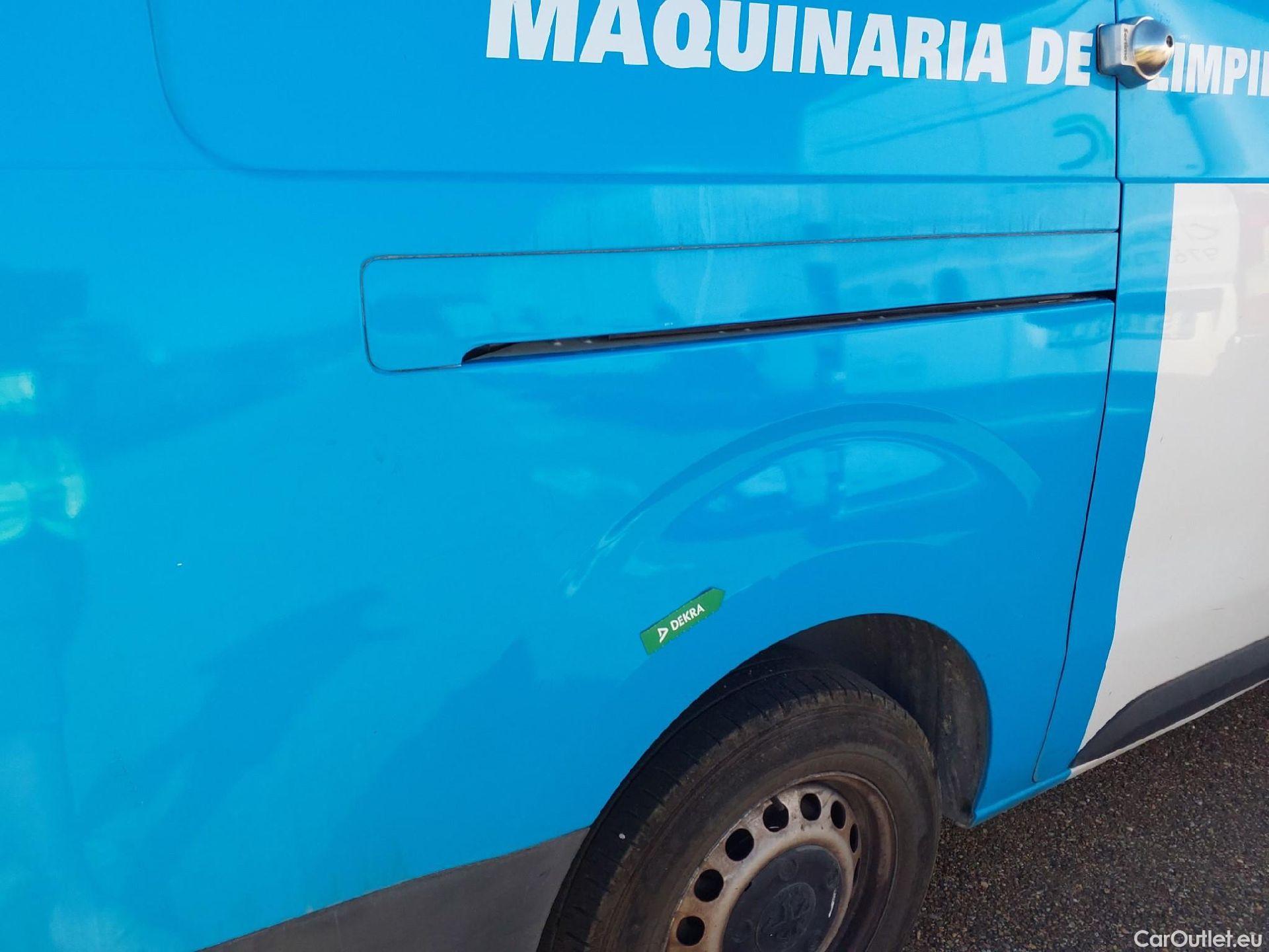  Peugeot  Expert PEUGEOT  / 2016 / 4P / furgón Furgón Premium 2.0 BlueHDi 120 S&S Long #21
