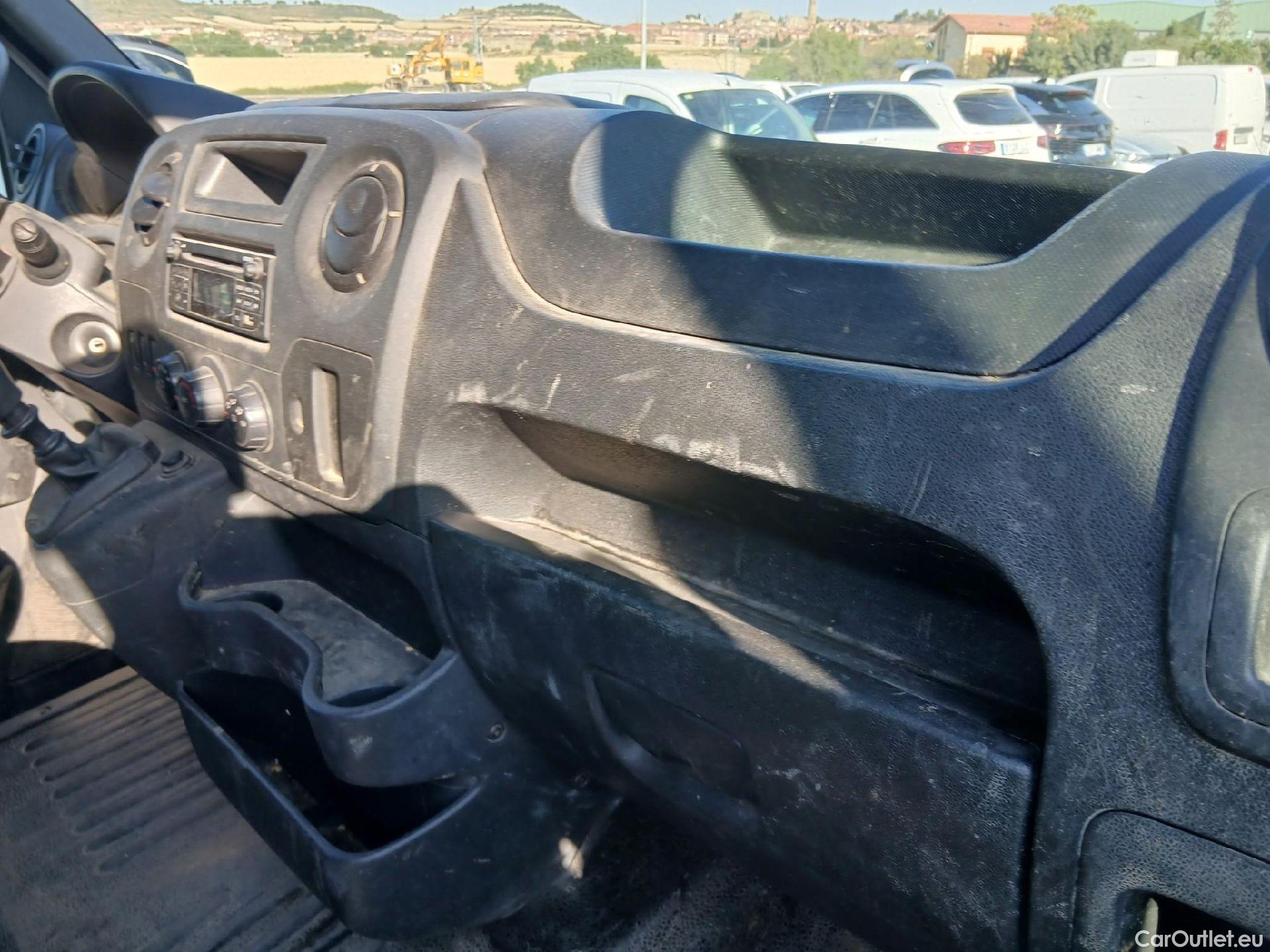  Nissan  NV400 NISSAN  / 2011 / 4P / furgón L2H2 3,5T 2.3dCi EU6 96kW FWD BASIC #39