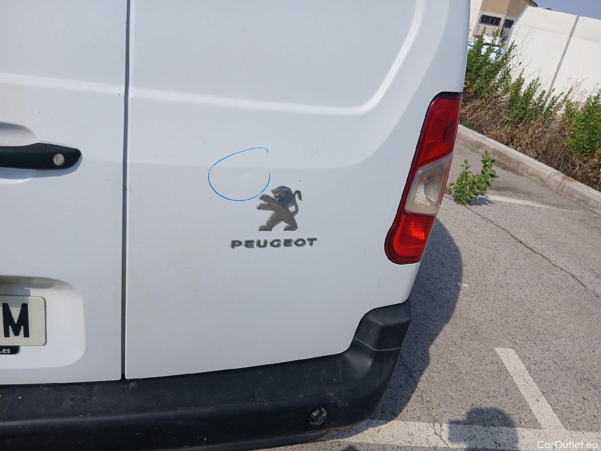  Peugeot  Partner PEUGEOT  / 2018 / 4P / furgón derivado de turismo Premium Standard 600kg BlueHDi 73kW #15