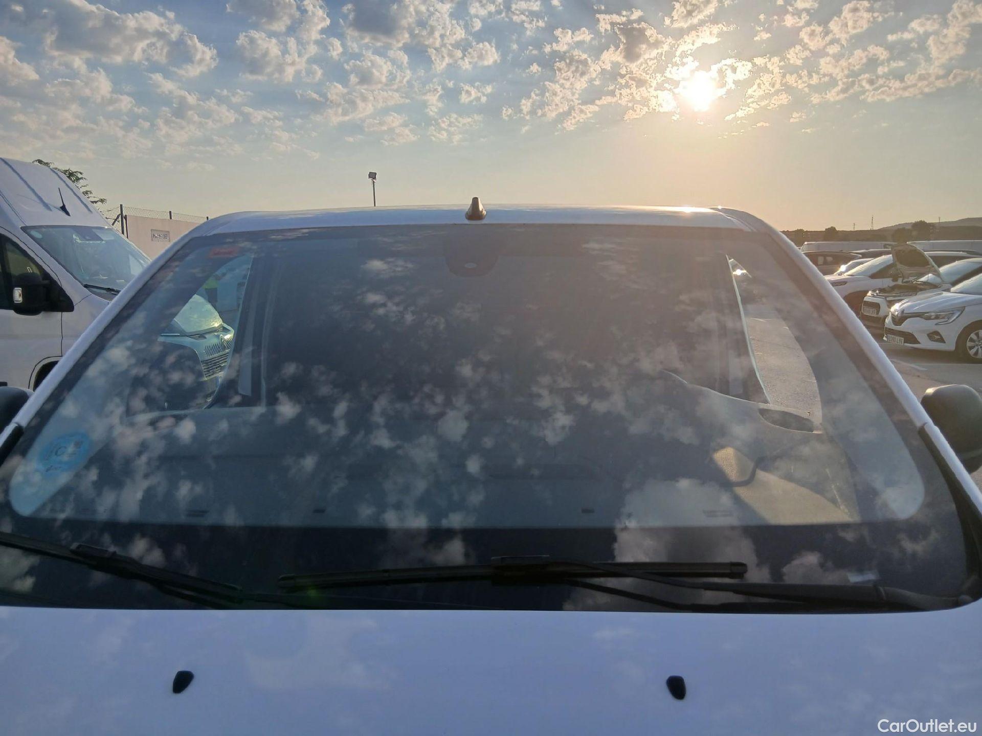  Peugeot  Expert PEUGEOT  / 2016 / 4P / furgón Furgón BlueHDi 120 S&S 6v Standard #2