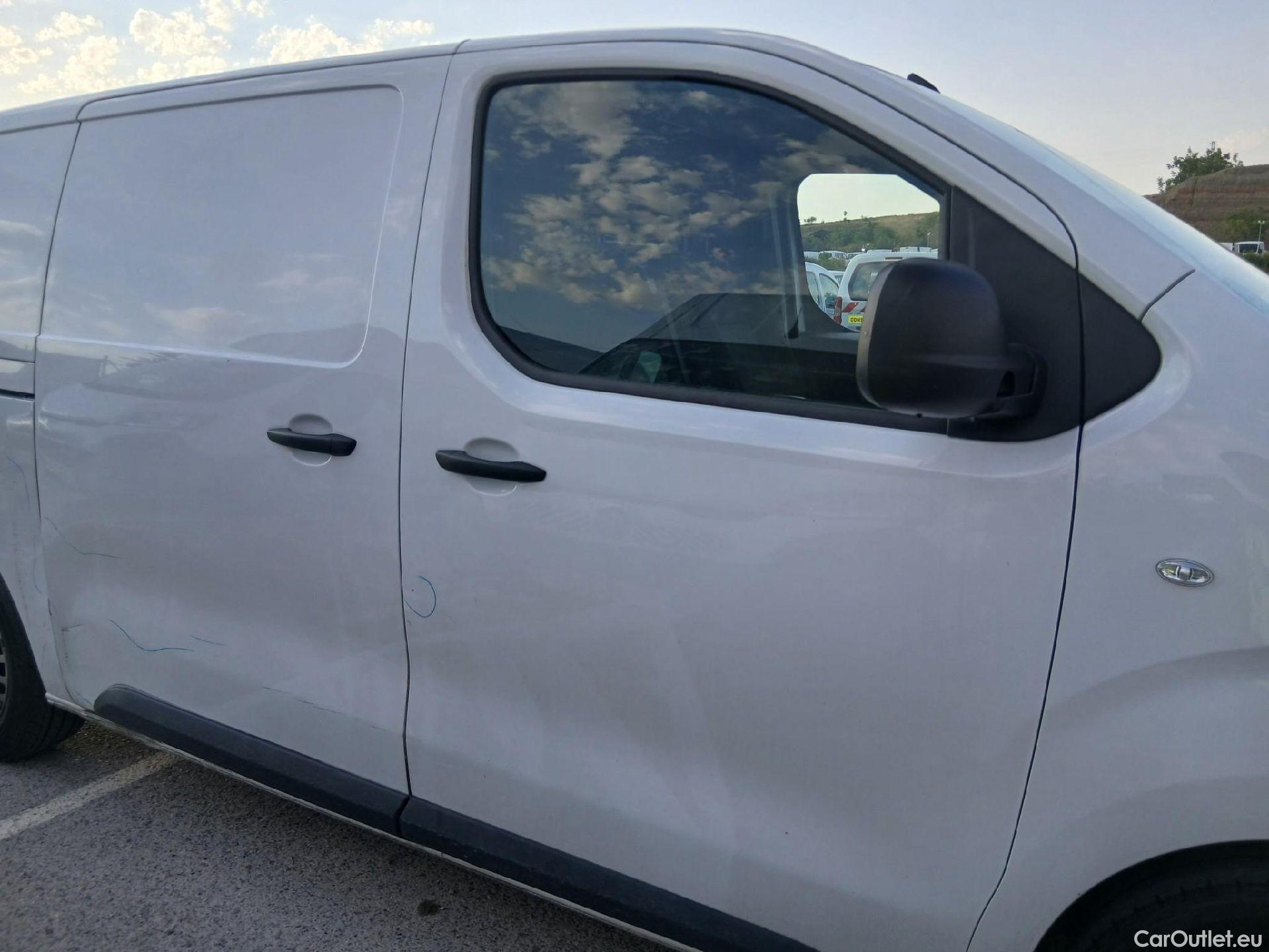  Peugeot  Expert PEUGEOT  / 2016 / 4P / furgón Furgón BlueHDi 120 S&S 6v Standard #31