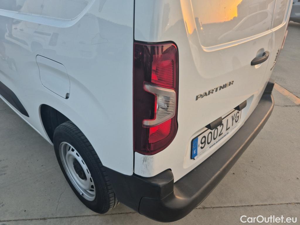  Peugeot  Partner PEUGEOT  / 2018 / 3P / furgón derivado de turismo Pro Standard 600kg BlueHDi 73kW #1