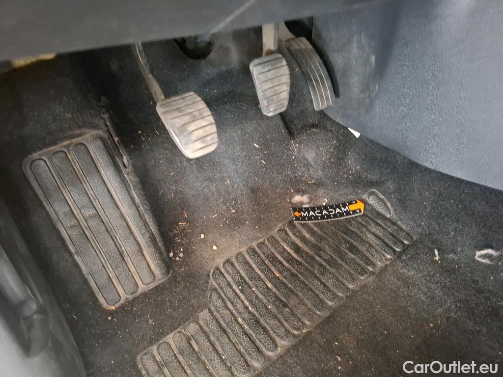  Renault  Clio  IV Air MediaNav 1.5 dCi 75CV BVM5 E6 #31