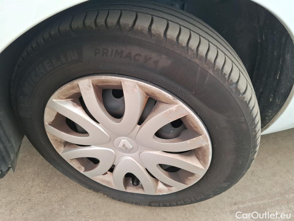  Renault  Clio  IV Air MediaNav 1.5 dCi 90CV BVM5 E6 #15